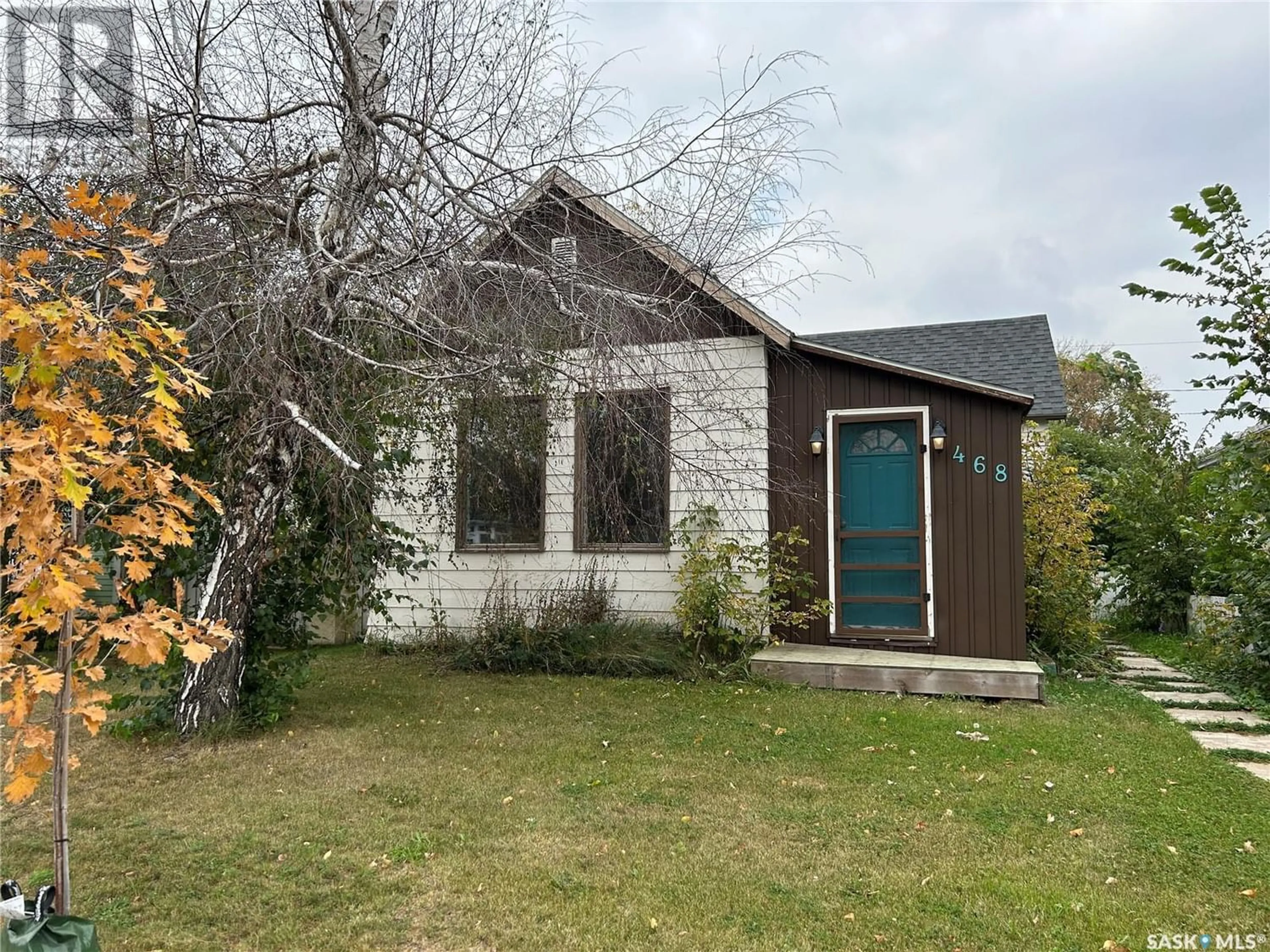 Cottage for 468 12th STREET E, Prince Albert Saskatchewan S6V1C4