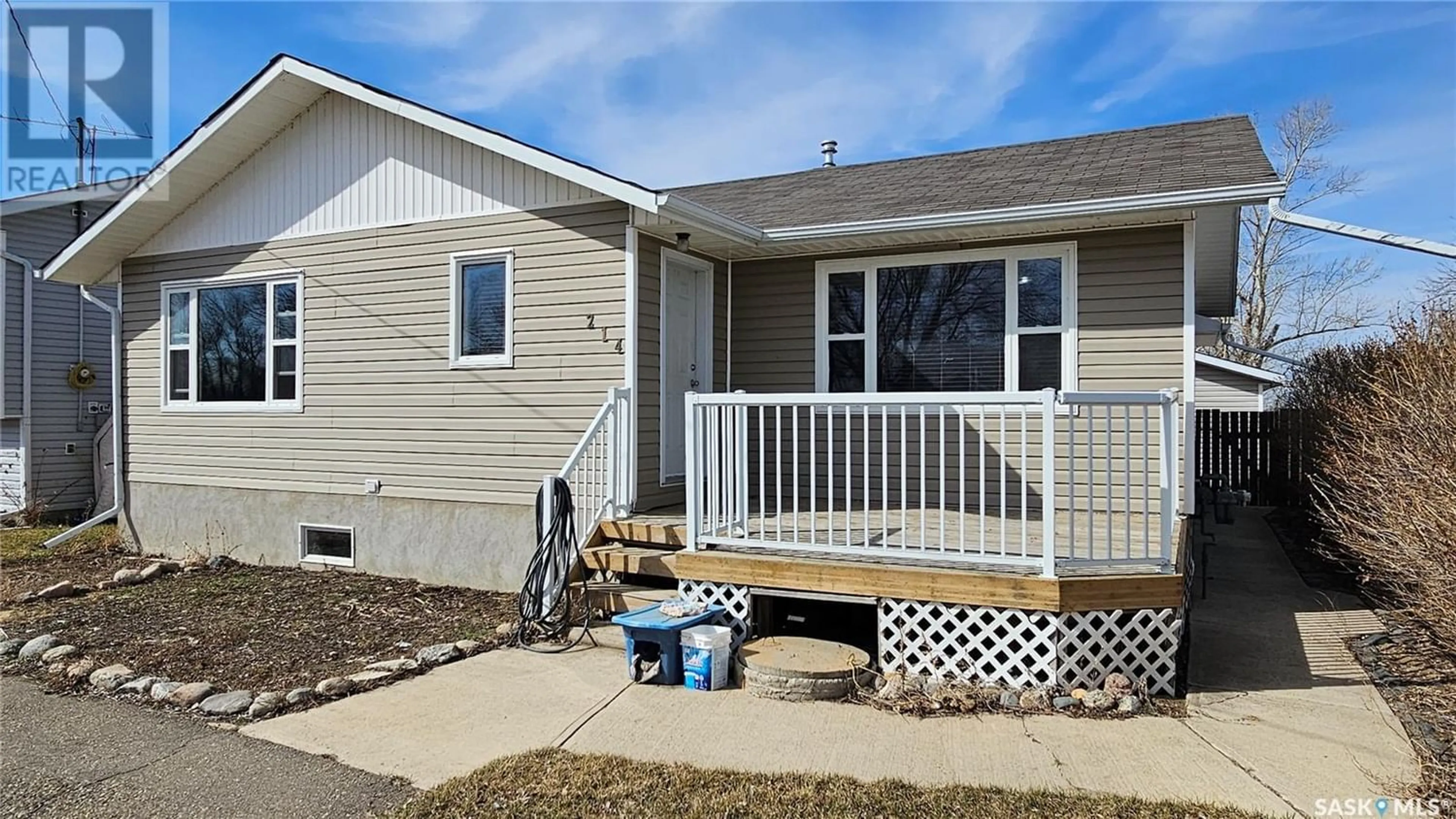 A pic from exterior of the house or condo for 214 Braun STREET, Waldeck Saskatchewan S0H4J0