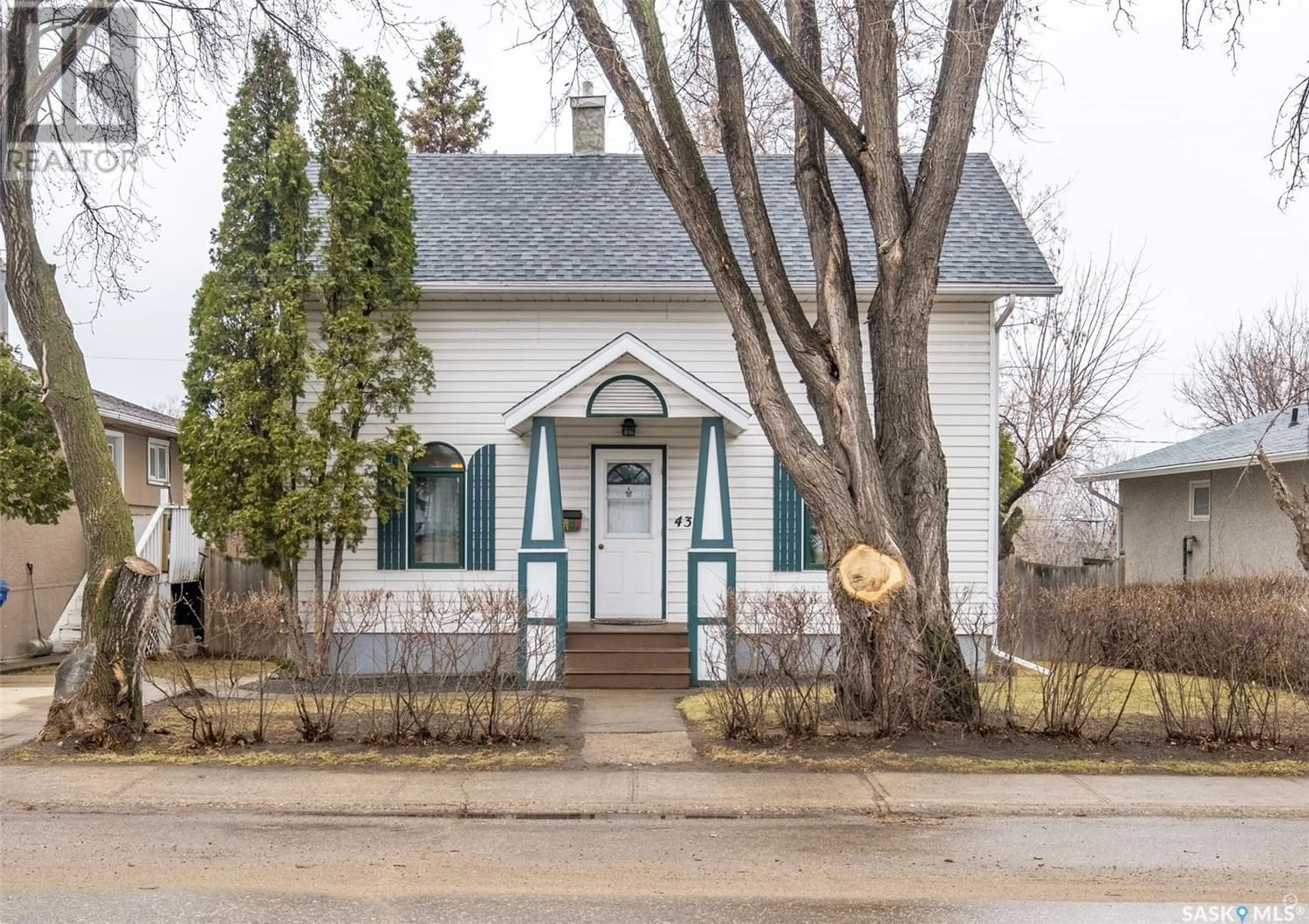 Frontside or backside of a home for 432 20th STREET E, Prince Albert Saskatchewan S6V1L1