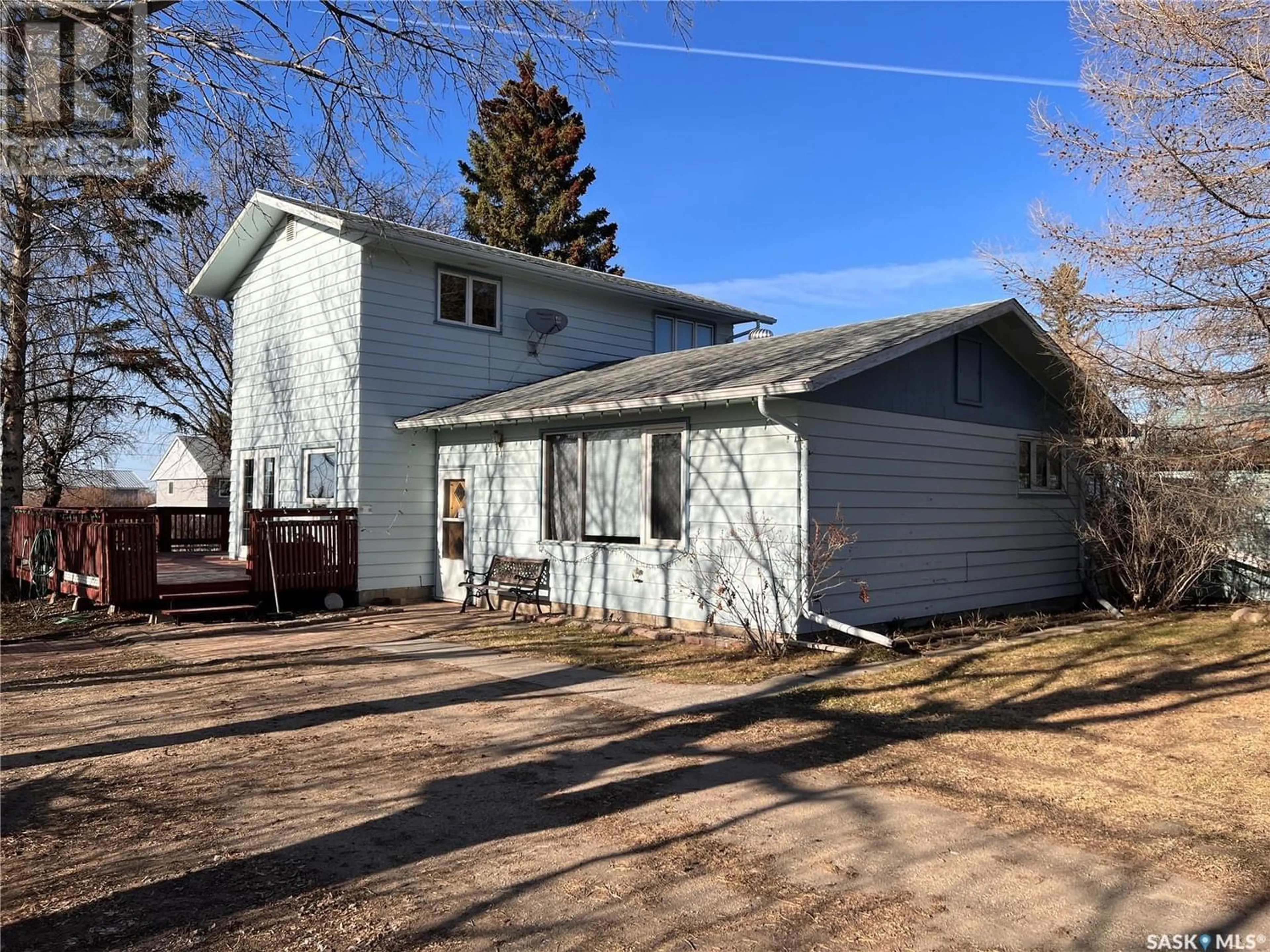 Frontside or backside of a home for 609 B AVENUE W, Wynyard Saskatchewan S0A4T0