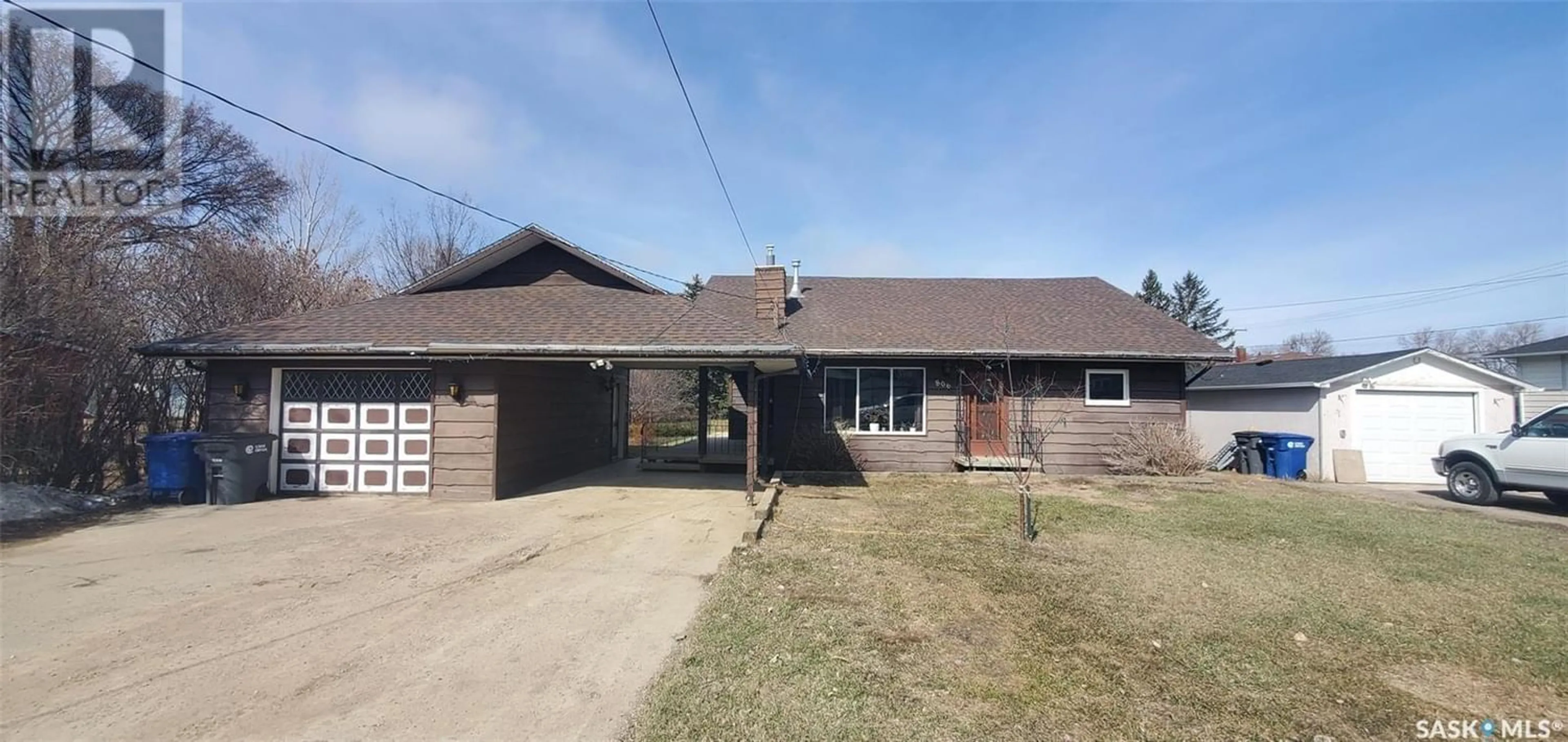 Frontside or backside of a home for 806 Garnet STREET, Grenfell Saskatchewan S0G2B0