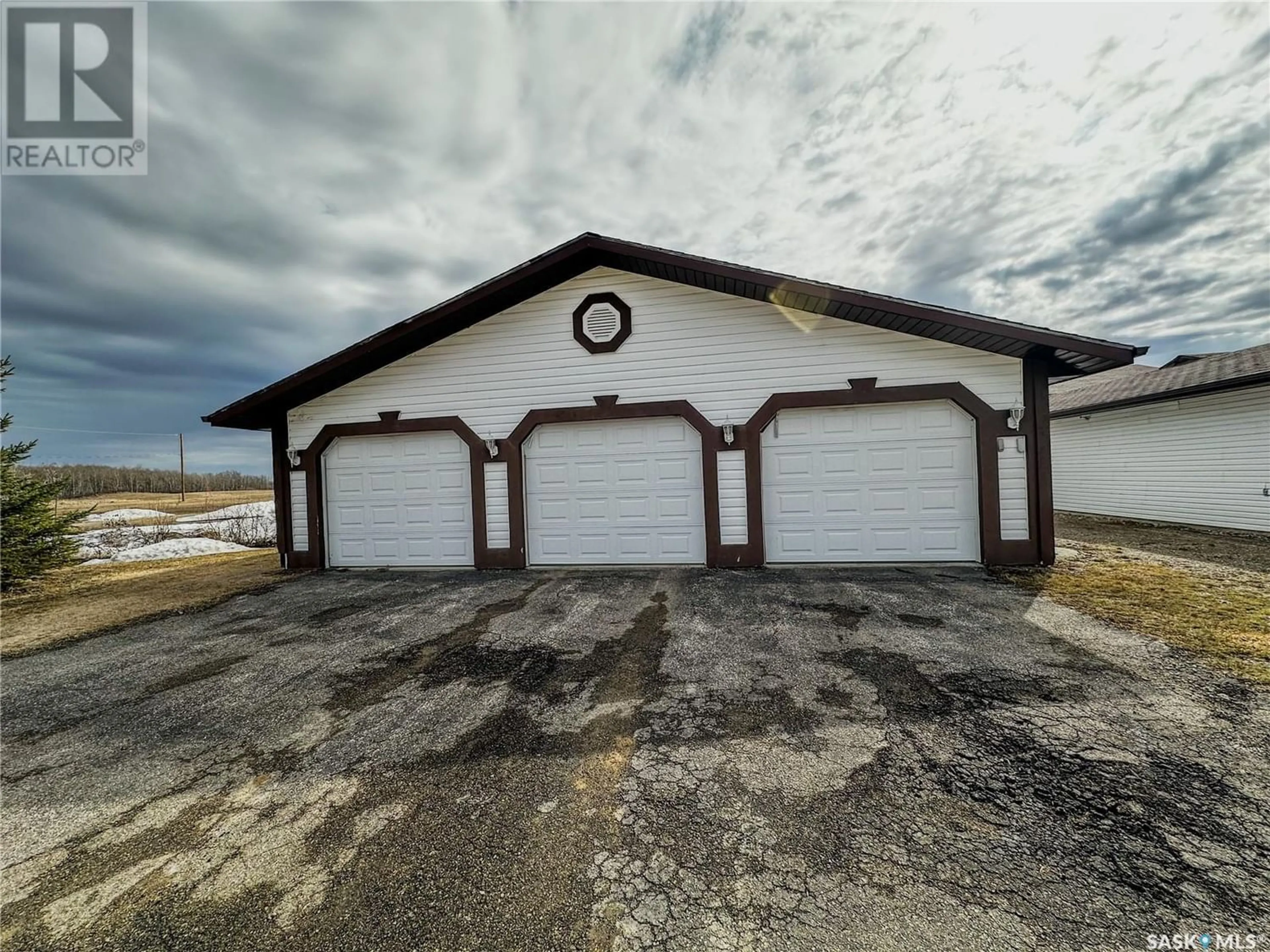 Indoor garage for 114 Cedar CRESCENT, Churchbridge Saskatchewan S0A0M0