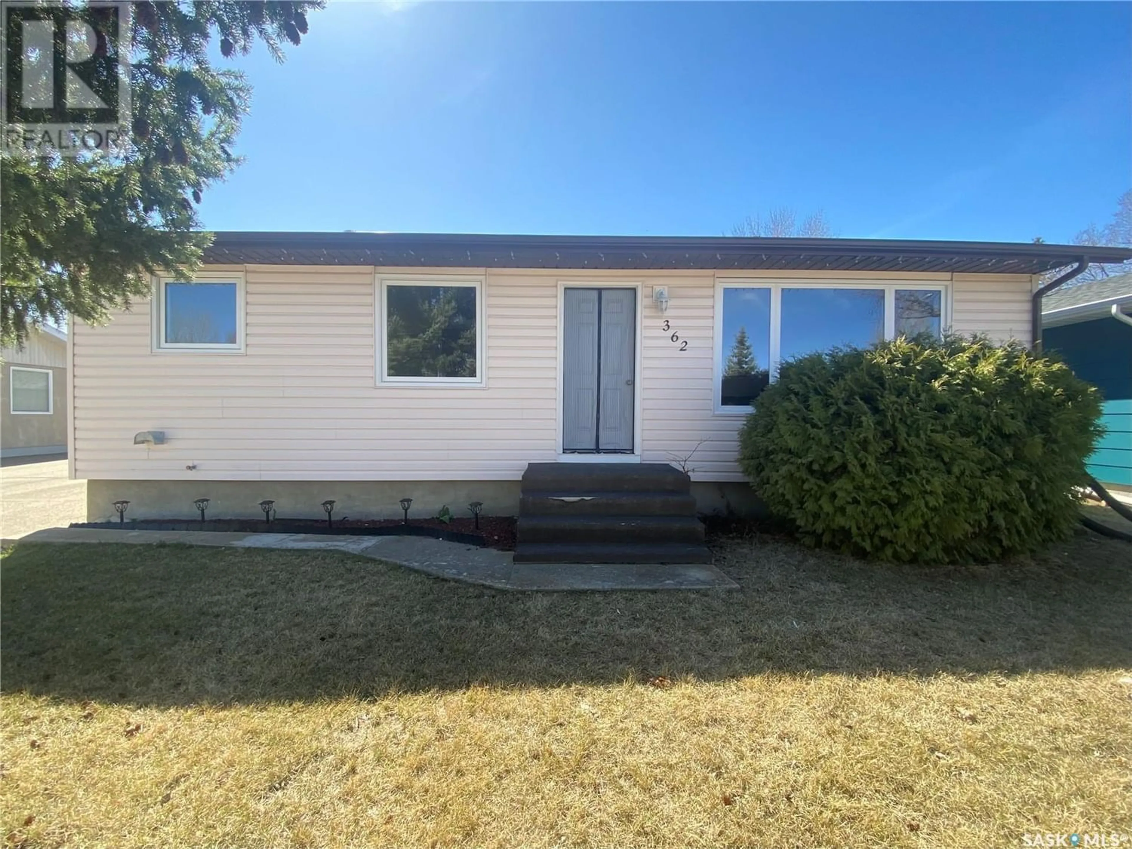 Frontside or backside of a home for 362 Powell CRESCENT, Swift Current Saskatchewan S9H4L7