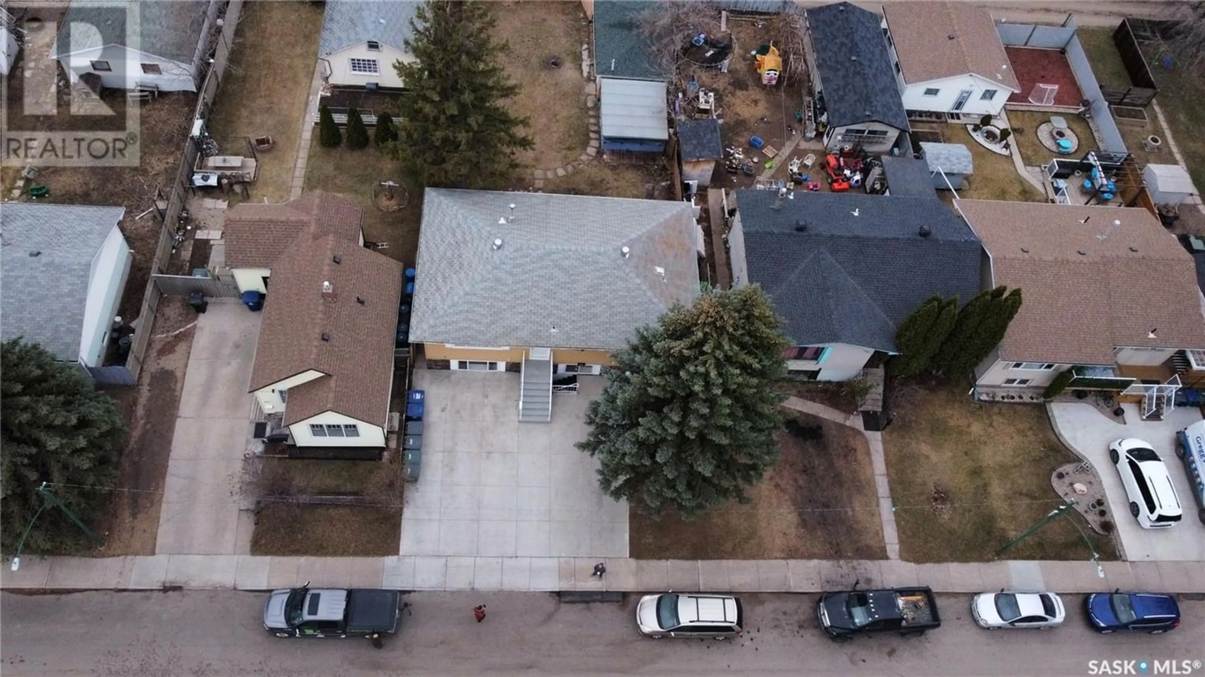 Frontside or backside of a home for 331 Y AVENUE S, Saskatoon Saskatchewan S7M3J6