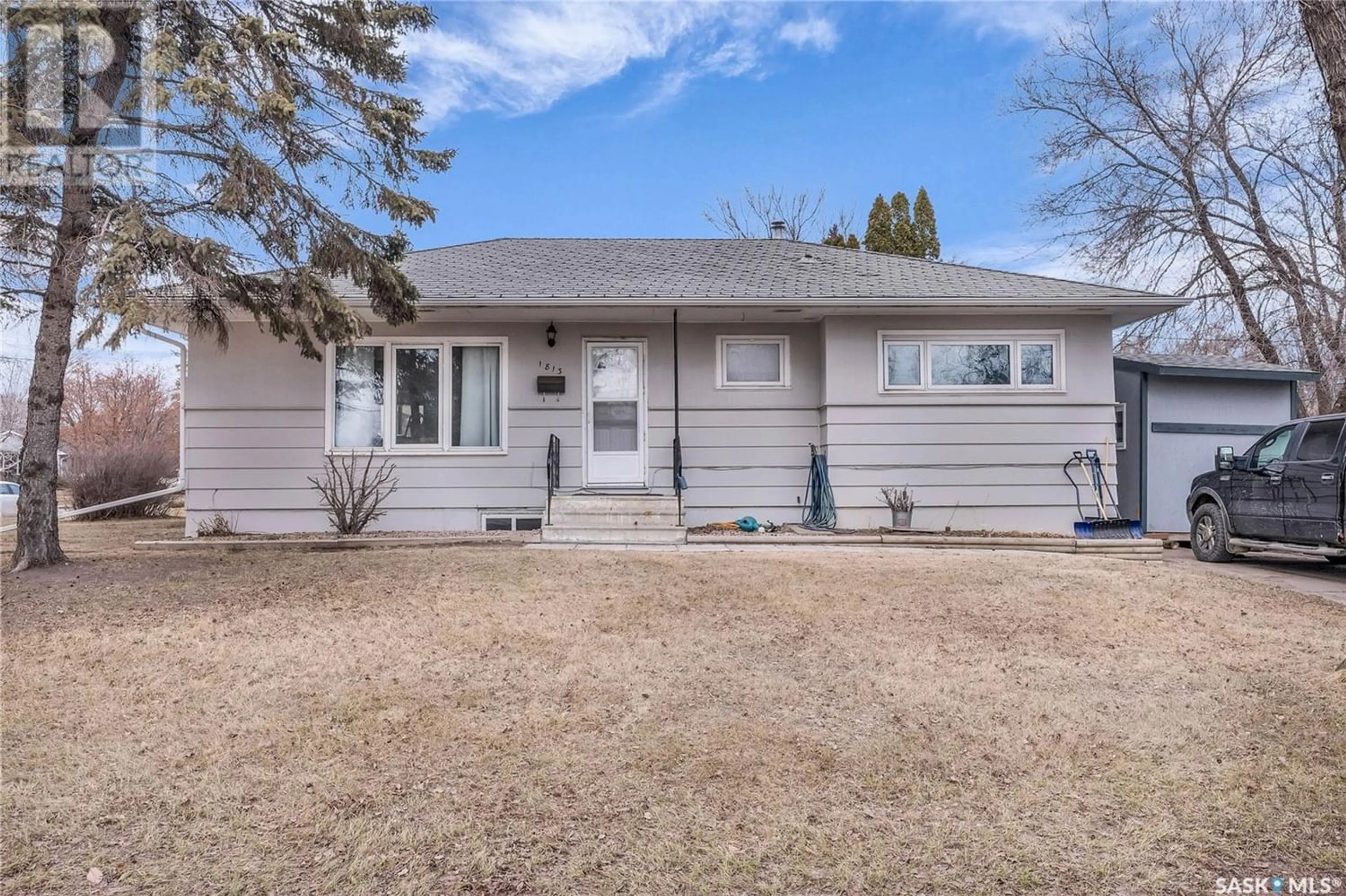 Frontside or backside of a home for 1813 Park AVENUE, Saskatoon Saskatchewan S7H2P4