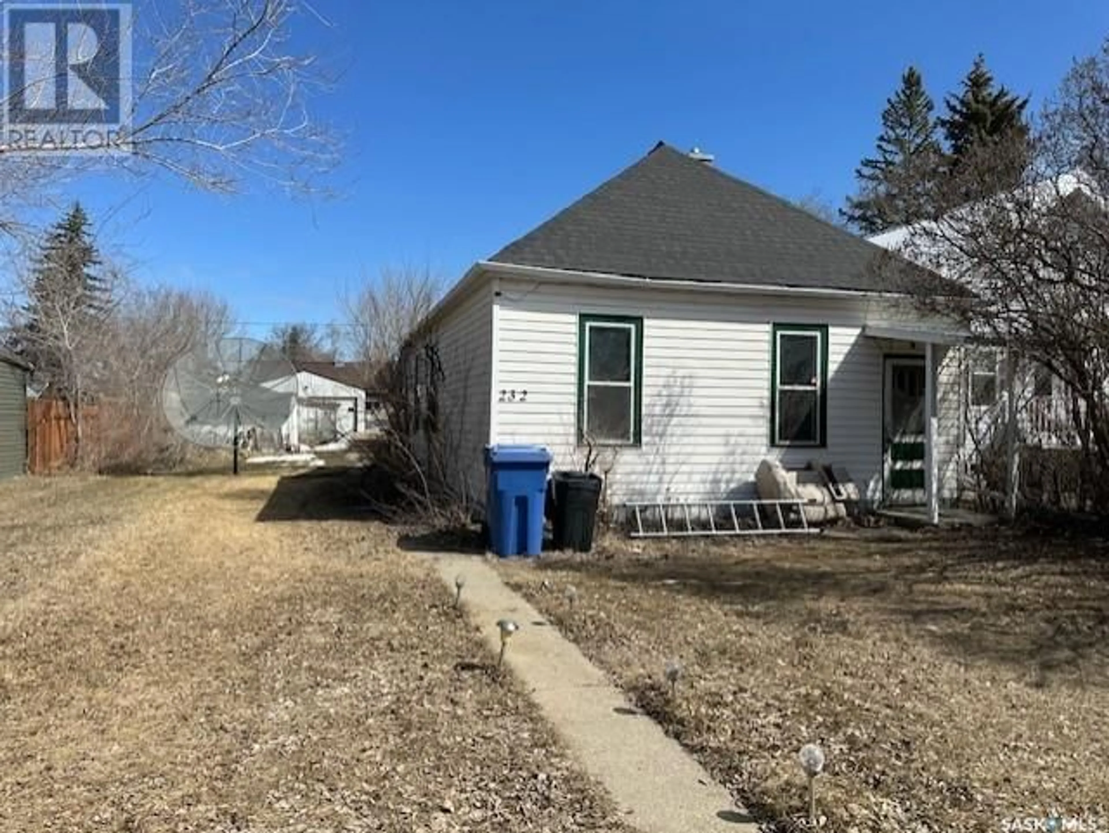 Frontside or backside of a home for 232 7th AVENUE W, Melville Saskatchewan S0A2P0