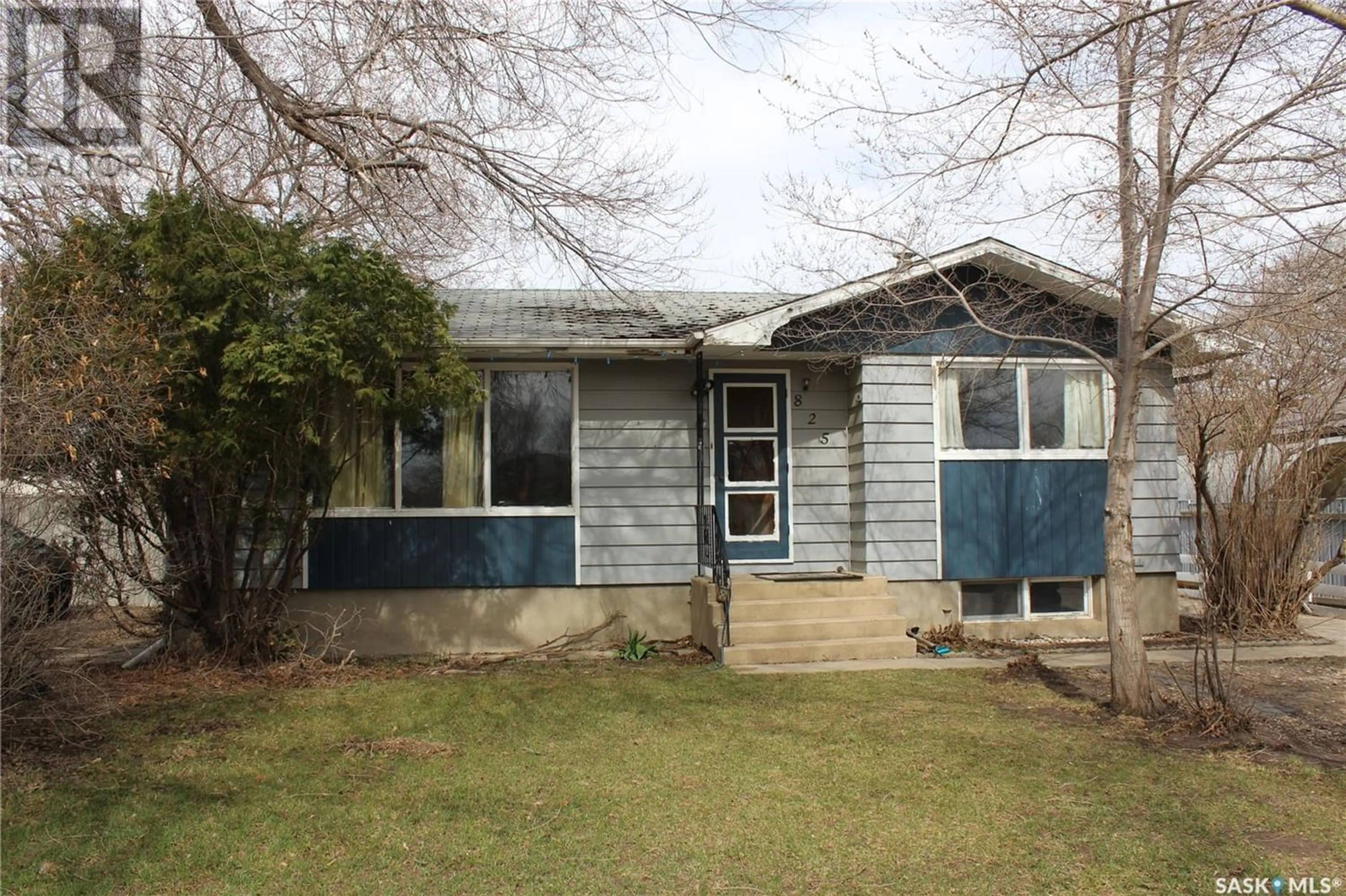 Frontside or backside of a home for 825 Valley STREET, Estevan Saskatchewan S4A0C8