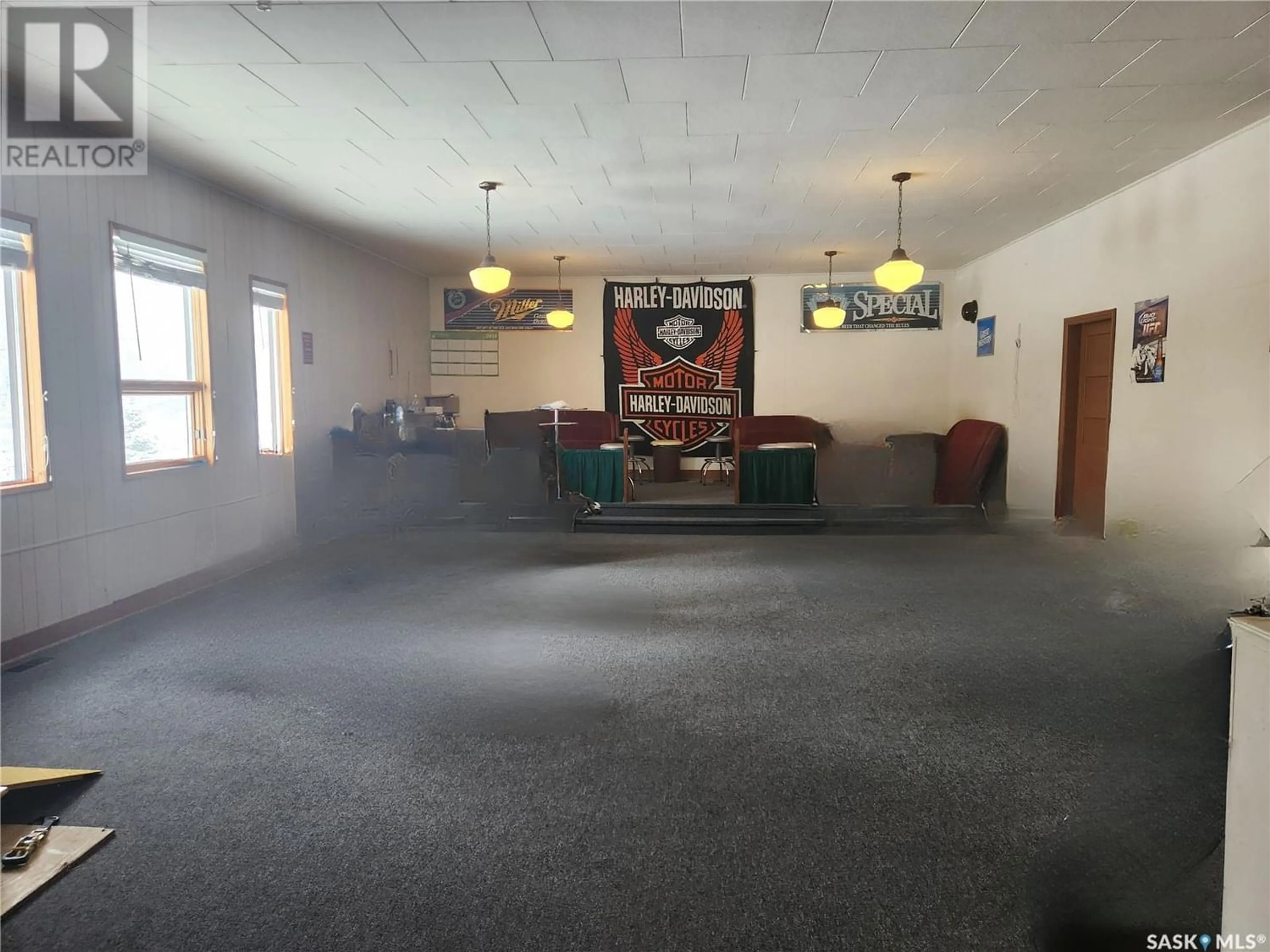 Indoor lobby for 143 North Hyde AVENUE E, Bjorkdale Saskatchewan S0E0E0