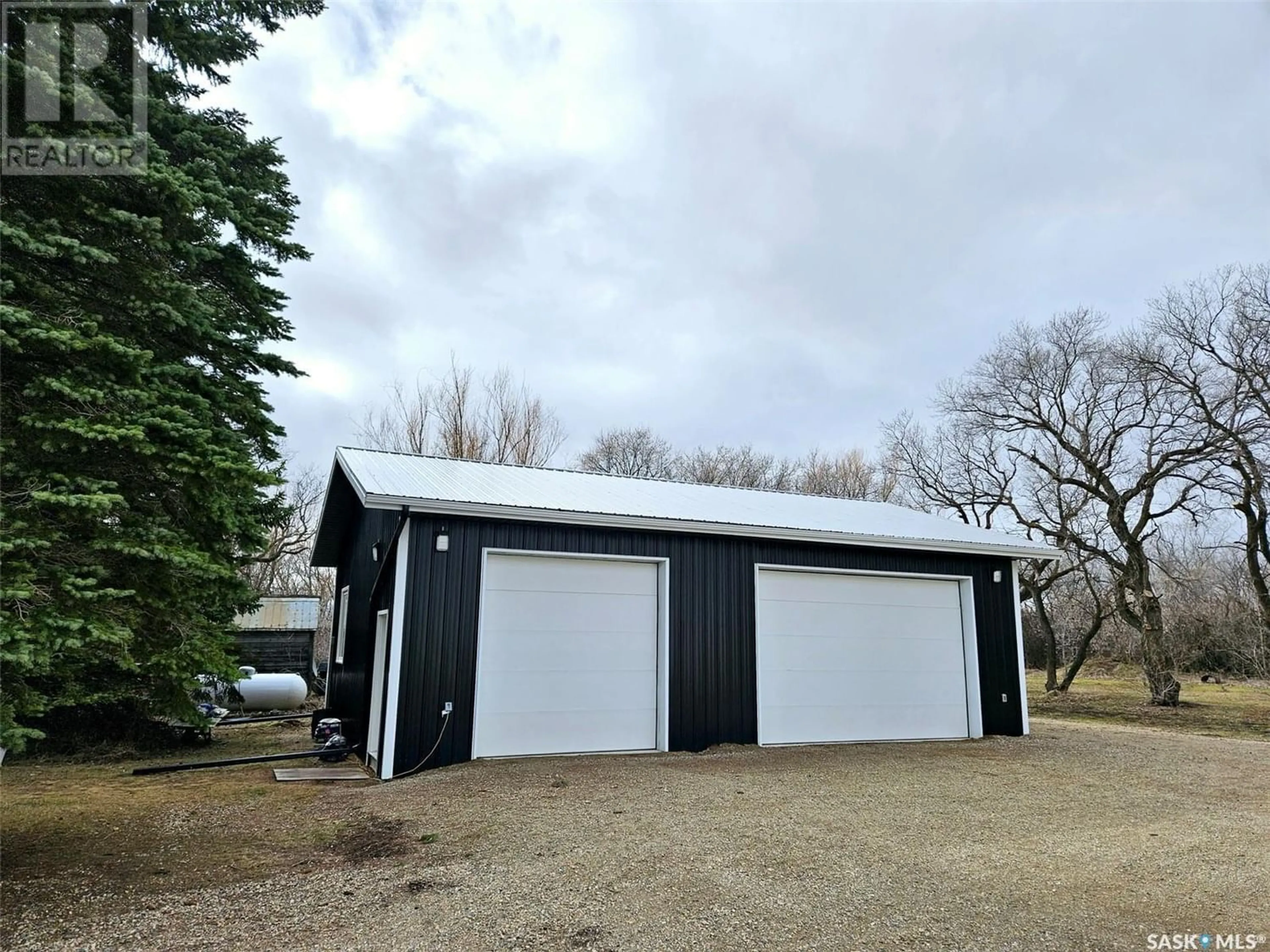 Indoor garage for Morson Acreage, Silverwood Rm No. 123 Saskatchewan S0G2X0