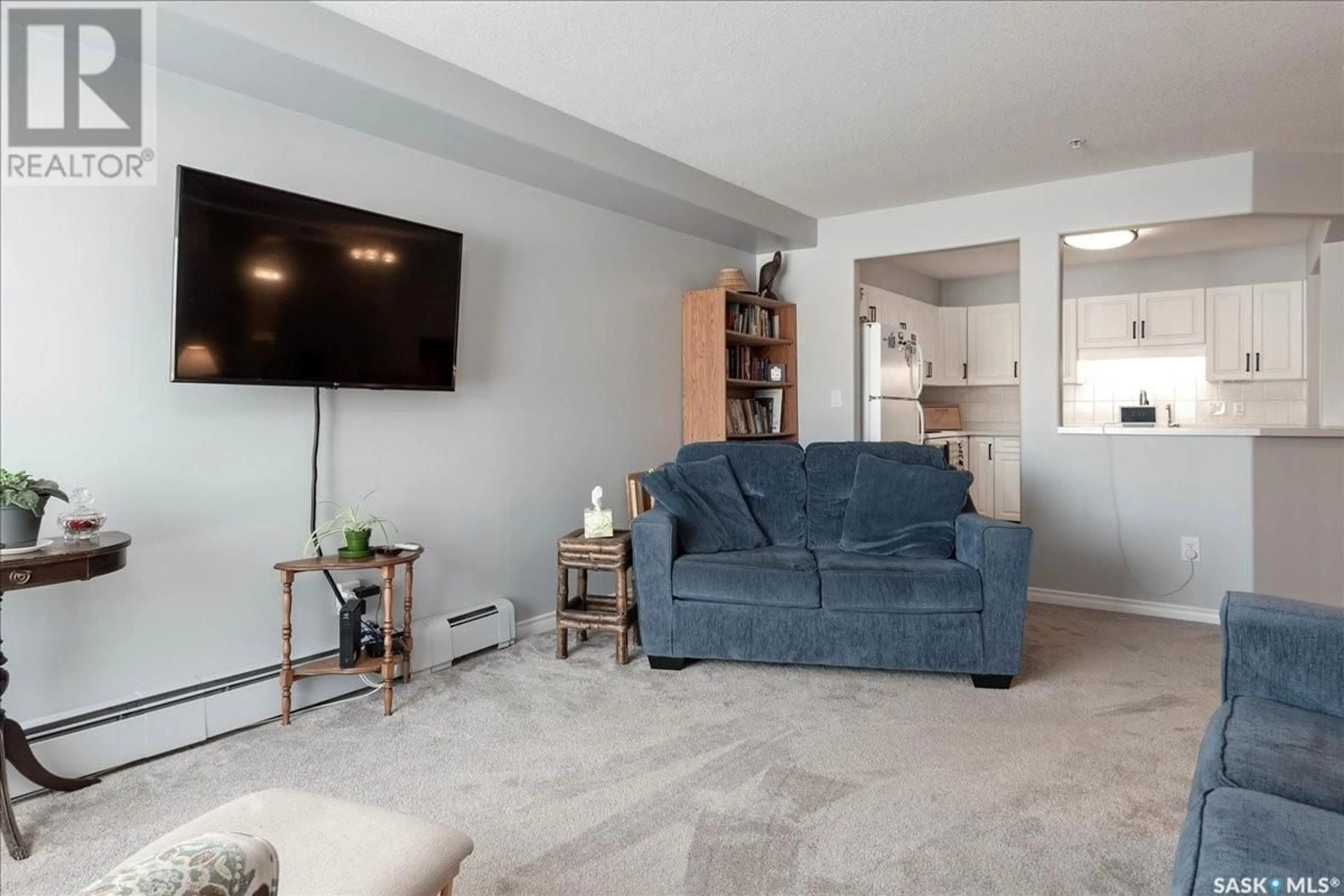 Living room for 109 2600 Arens ROAD E, Regina Saskatchewan S4V3A7