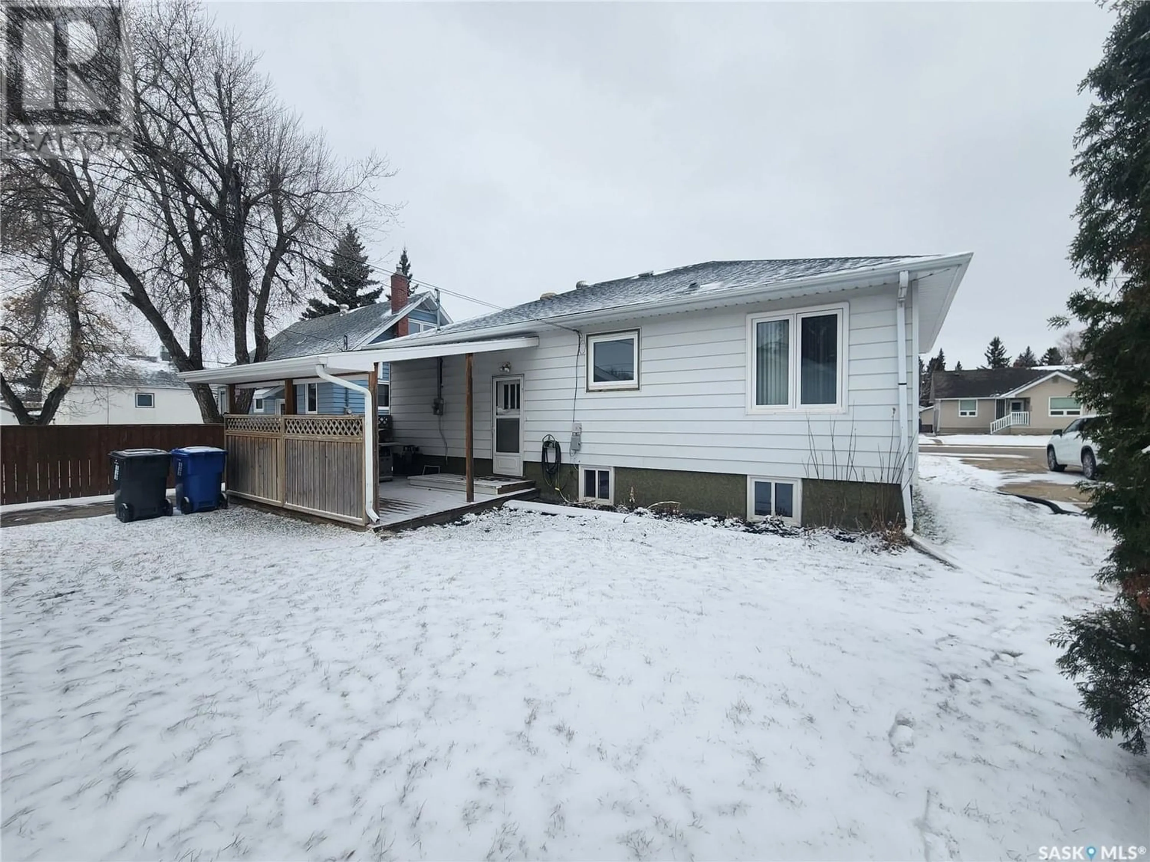 Frontside or backside of a home for 221 7th AVENUE E, Melville Saskatchewan S0A2P0