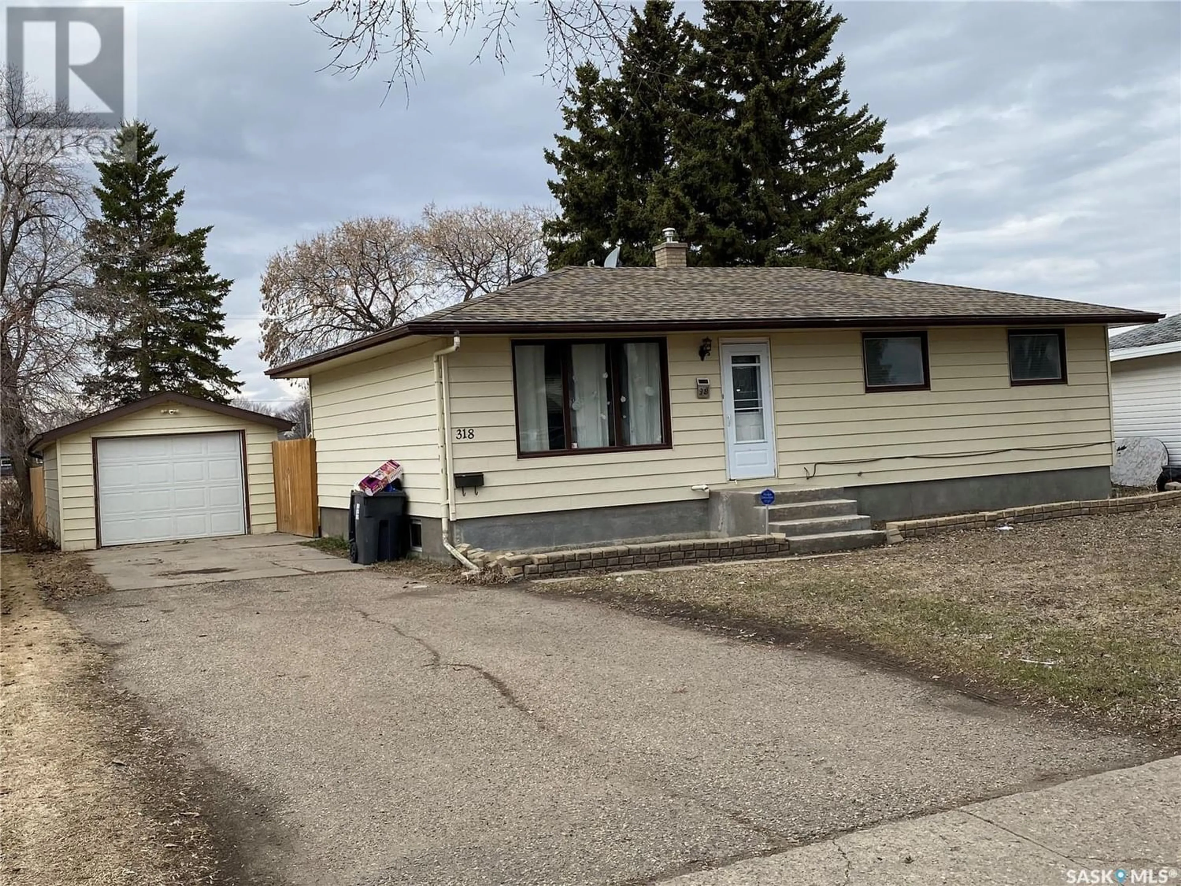 Frontside or backside of a home for 318 Myrtle AVENUE, Yorkton Saskatchewan S3N1R6