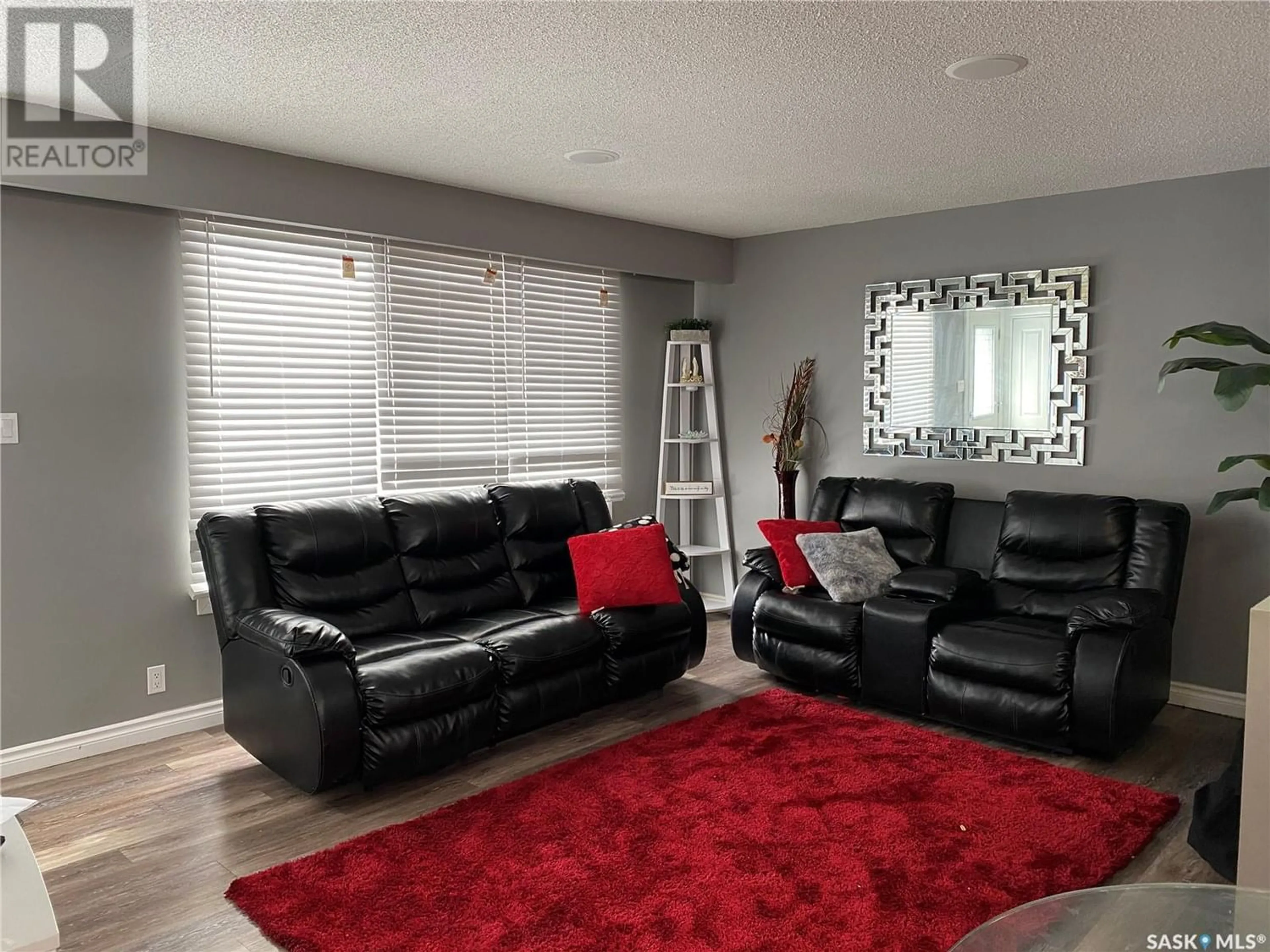 Living room for 318 Myrtle AVENUE, Yorkton Saskatchewan S3N1R6
