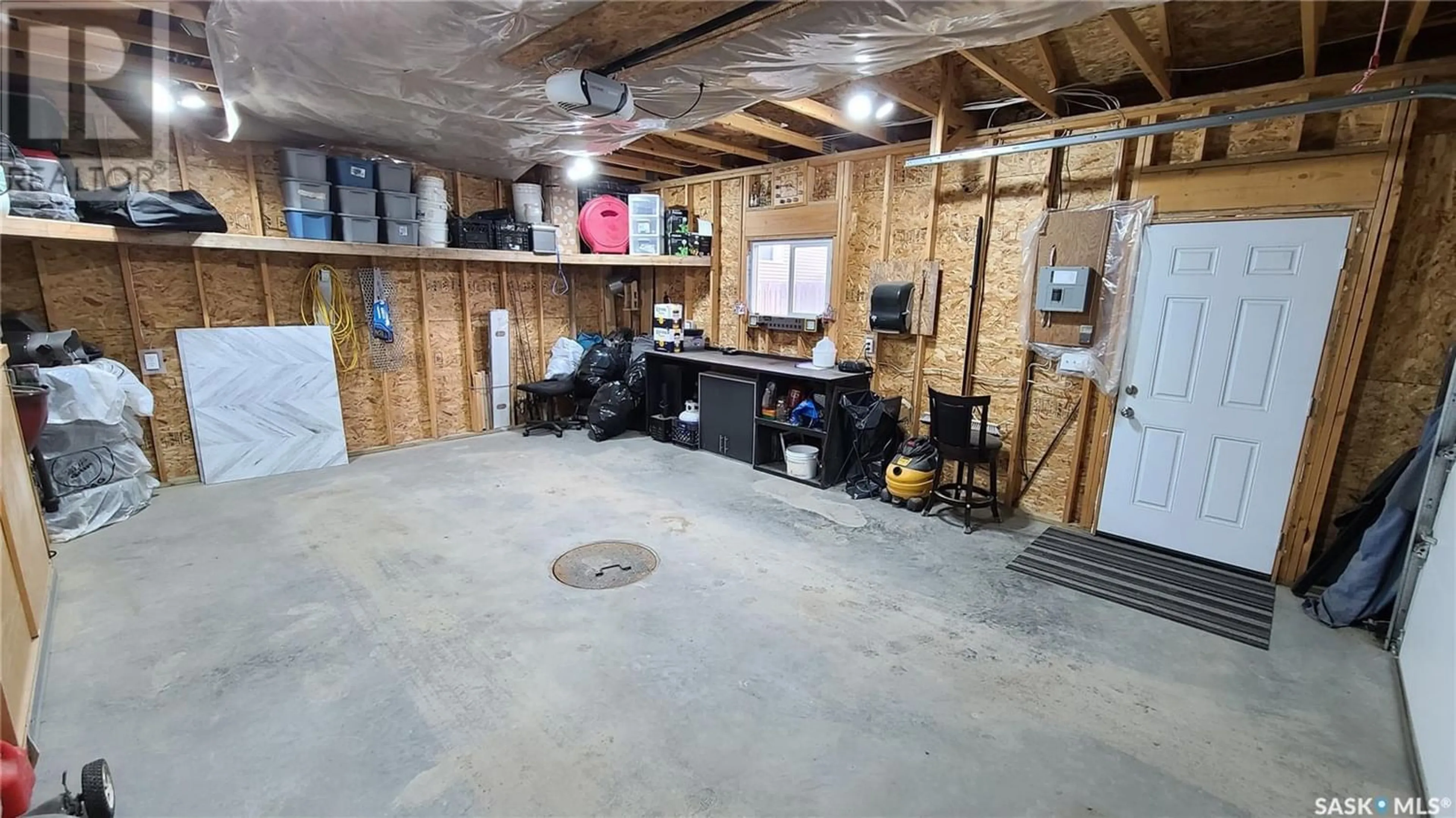 Indoor garage for 202 Brownlee STREET, Weyburn Saskatchewan S4H3P4