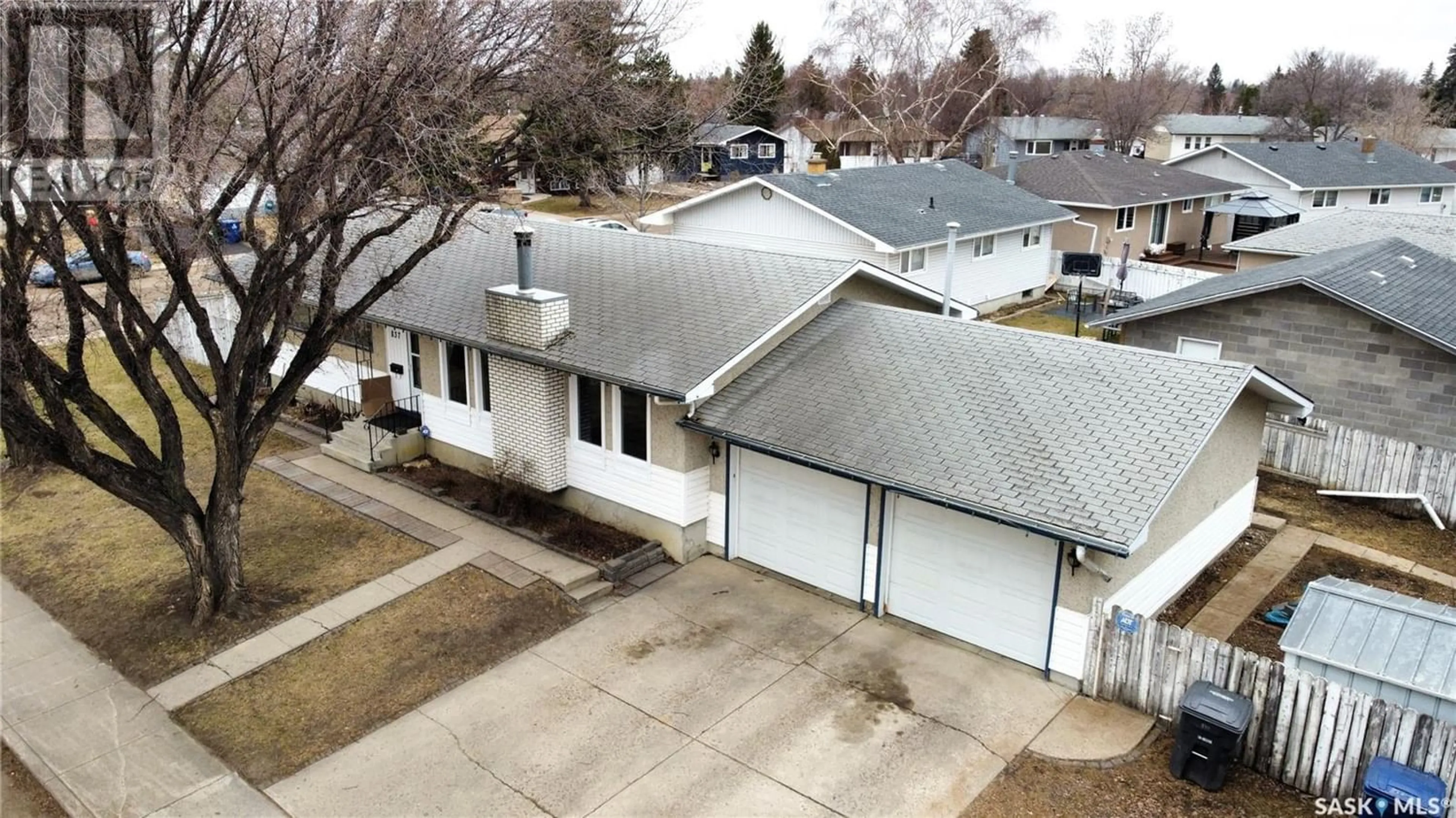 Frontside or backside of a home for 837 Northumberland AVENUE, Saskatoon Saskatchewan S7L3W4