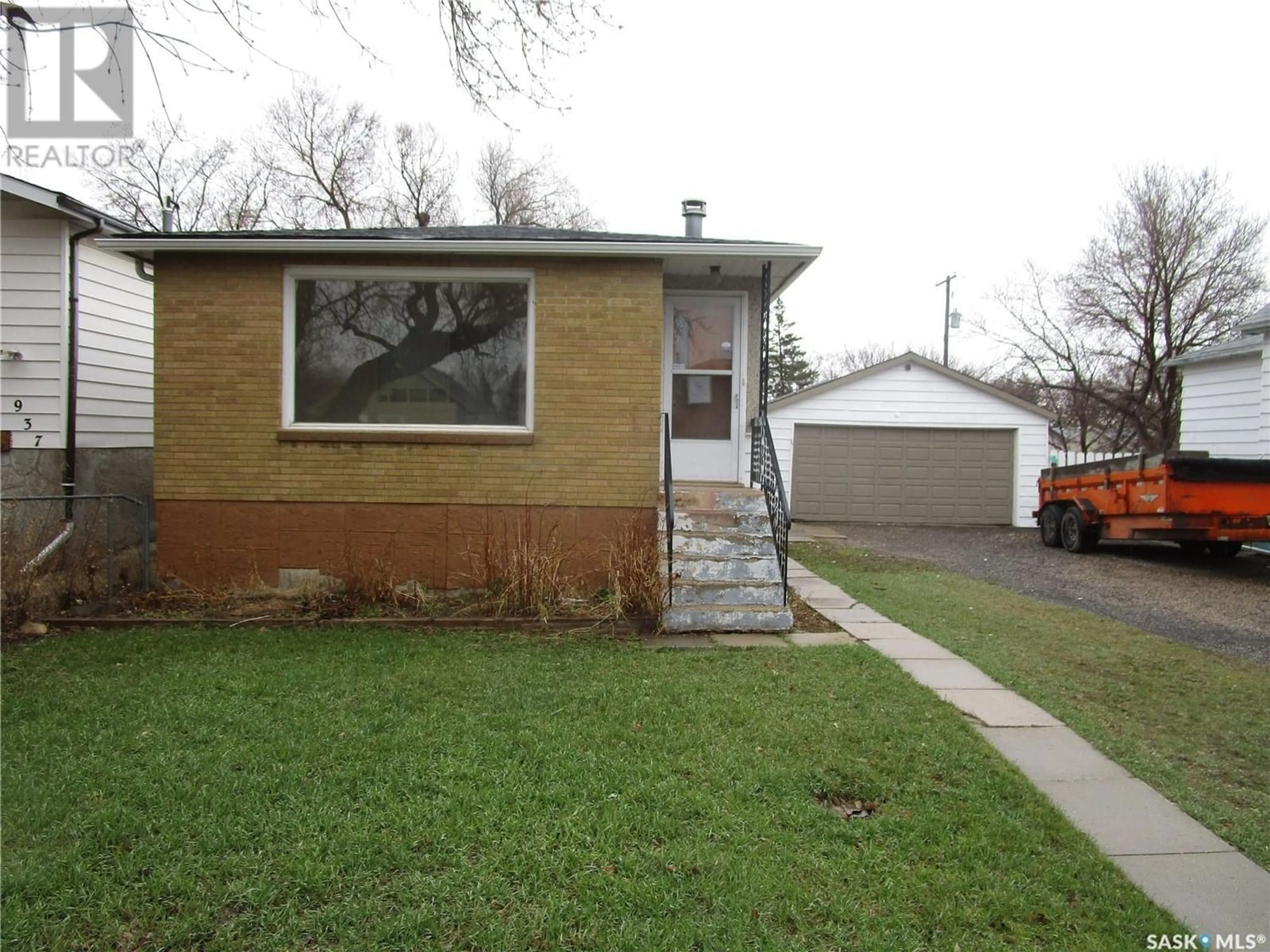 Frontside or backside of a home for 939 Retallack STREET, Regina Saskatchewan S4T2H2