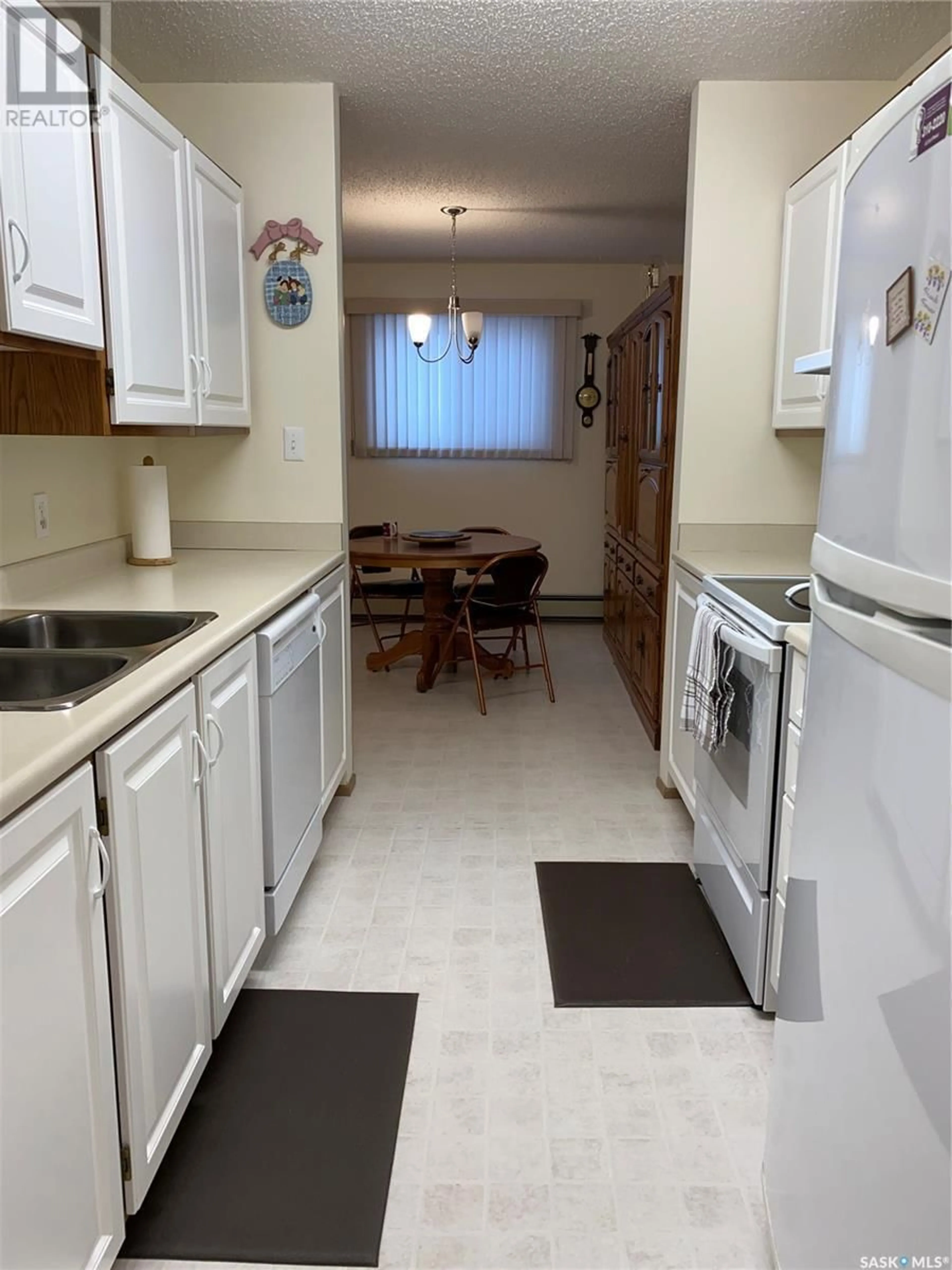 Kitchen for 304 311 W 1st STREET, Rosetown Saskatchewan S0L2V0