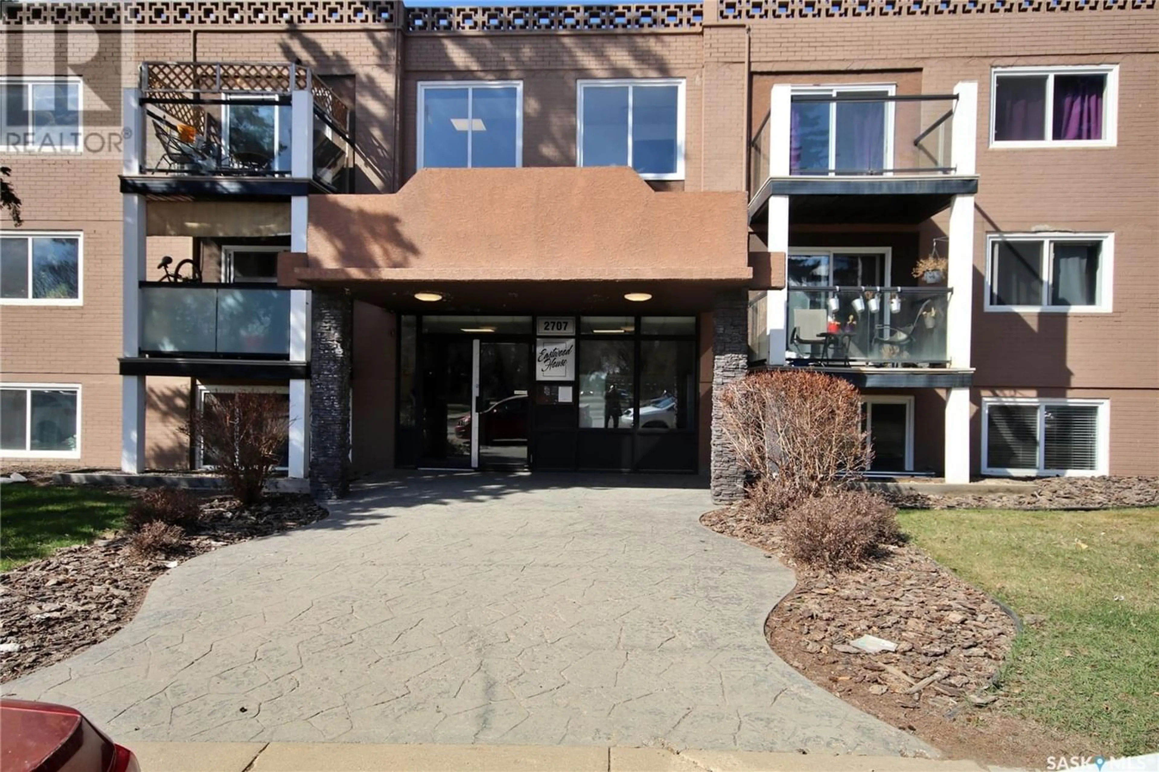 A pic from exterior of the house or condo for 12 2707 7th STREET E, Saskatoon Saskatchewan S7H1A7