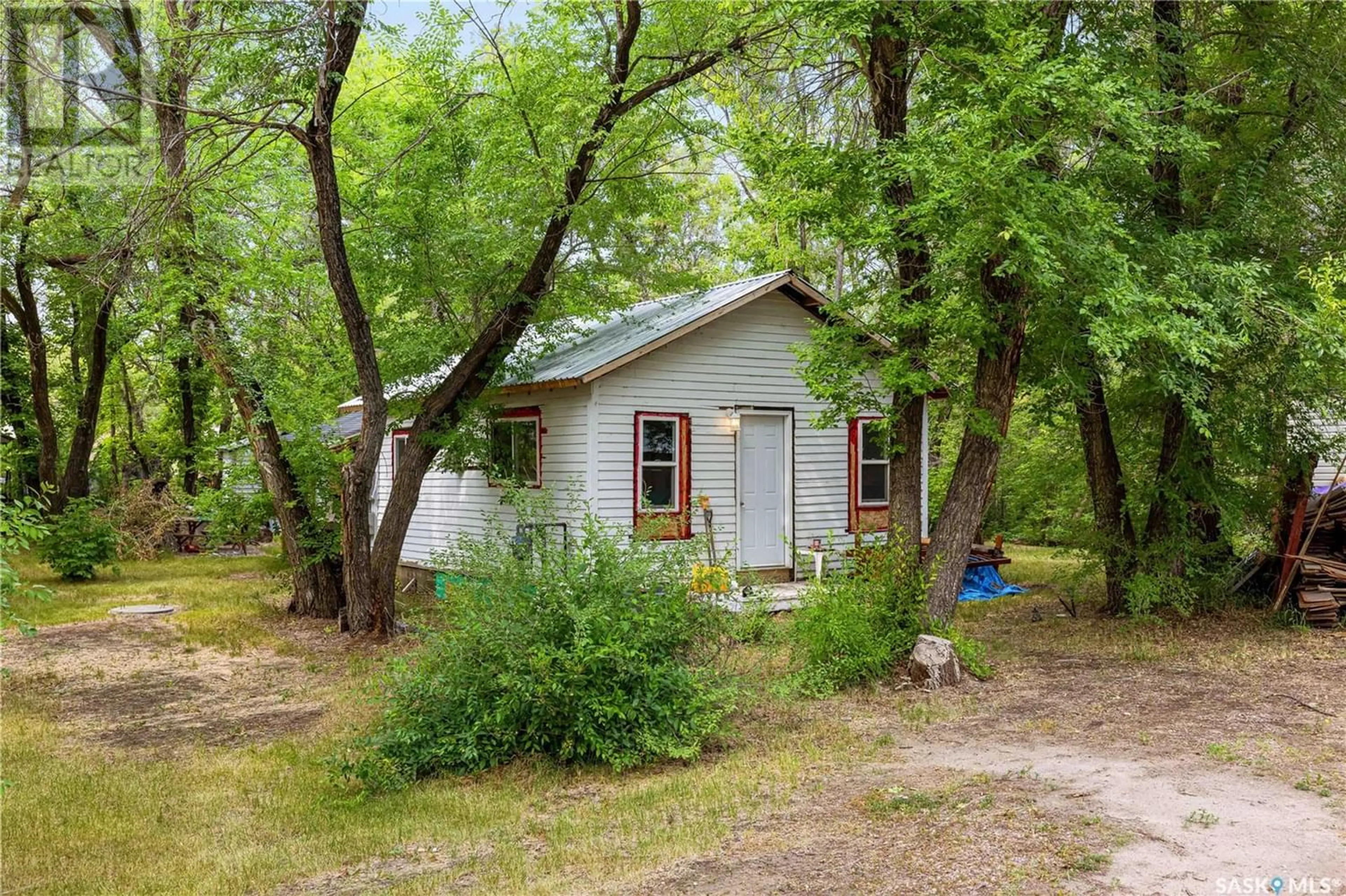 Cottage for 13 Rose CRESCENT, Pike Lake Saskatchewan S7K1N2