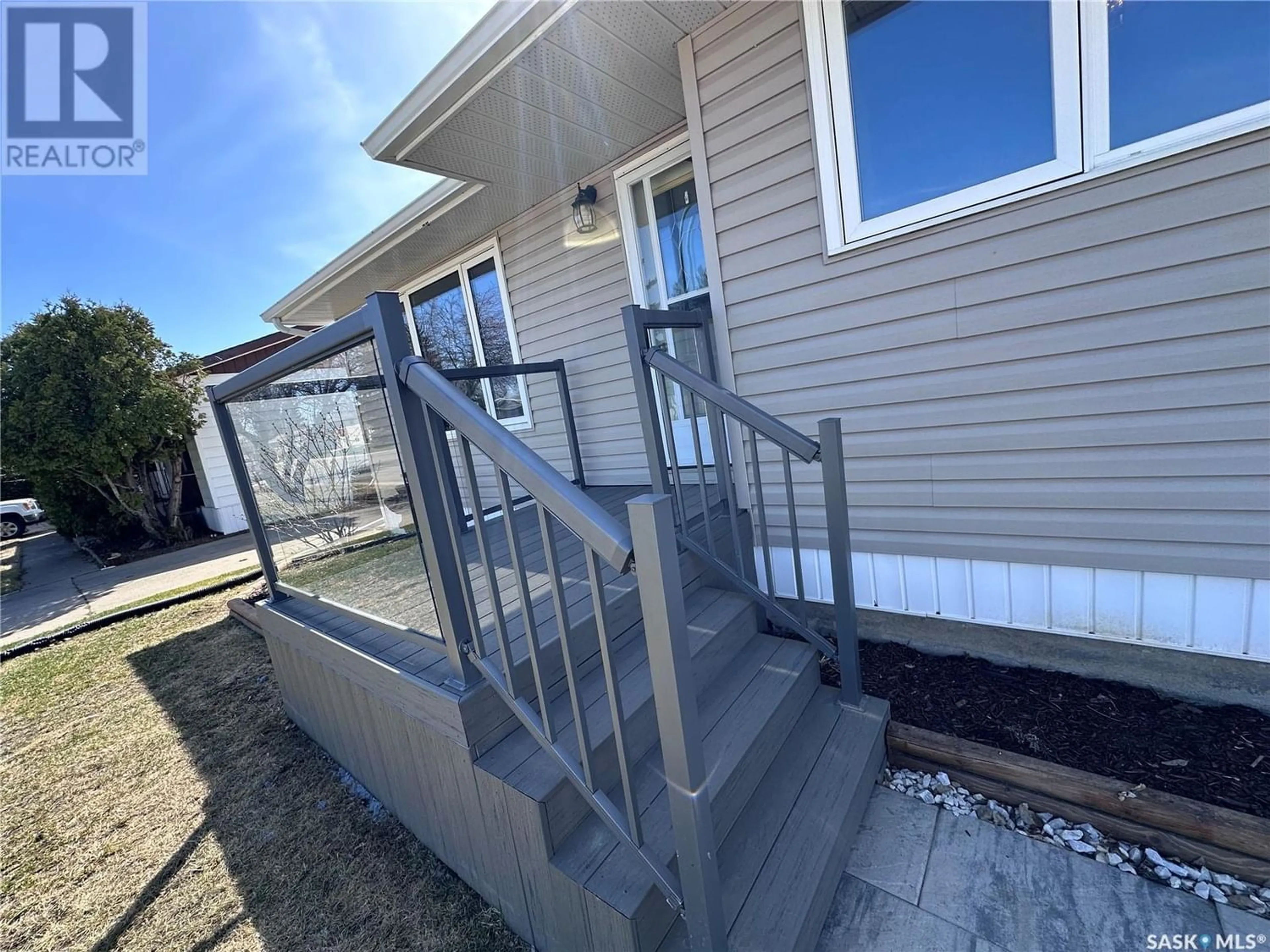 Frontside or backside of a home for 846 Smith STREET, Estevan Saskatchewan S4A1J9
