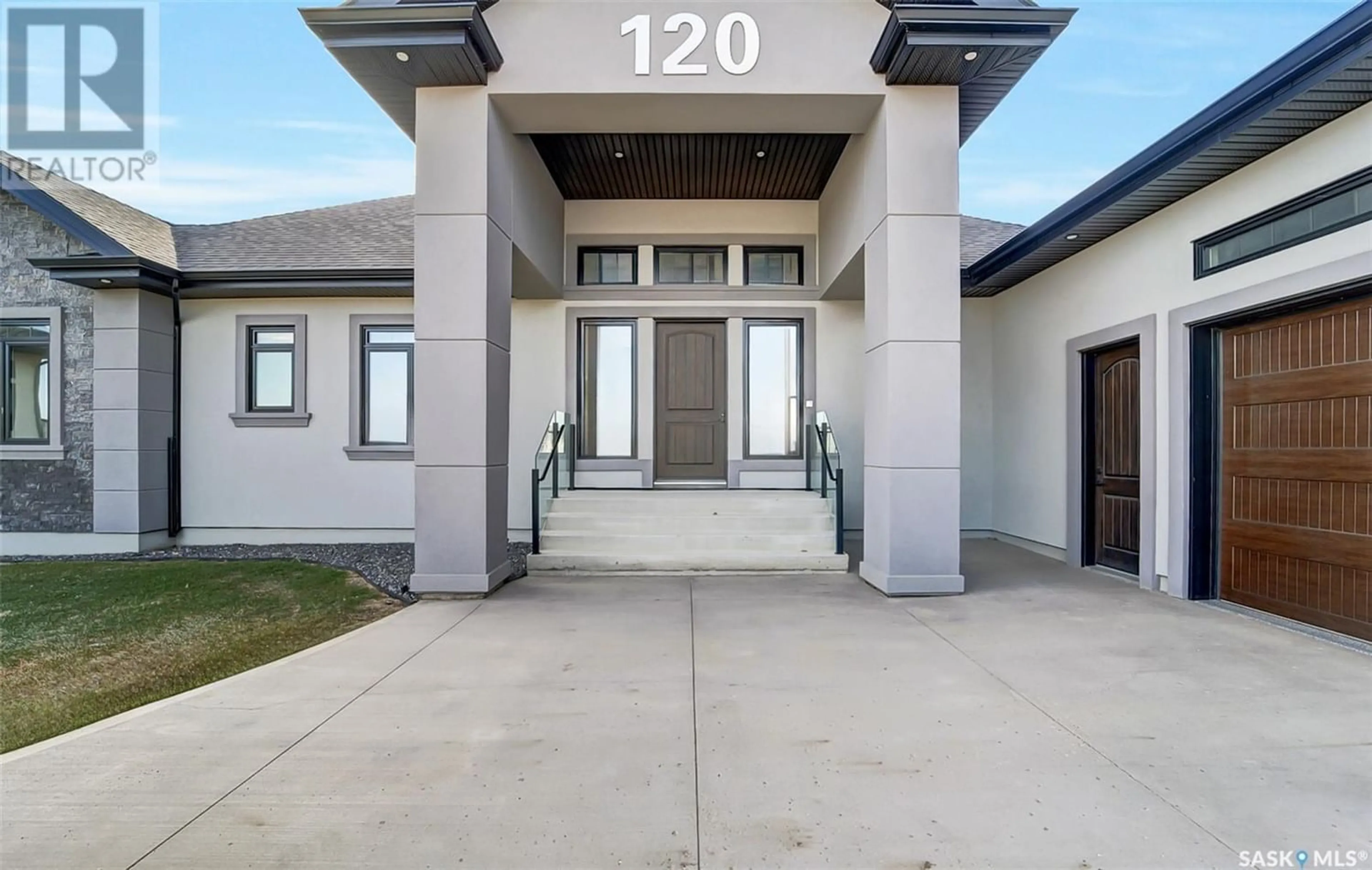 Indoor entryway for 120 Greenbryre LANE, Greenbryre Saskatchewan S7V0J6