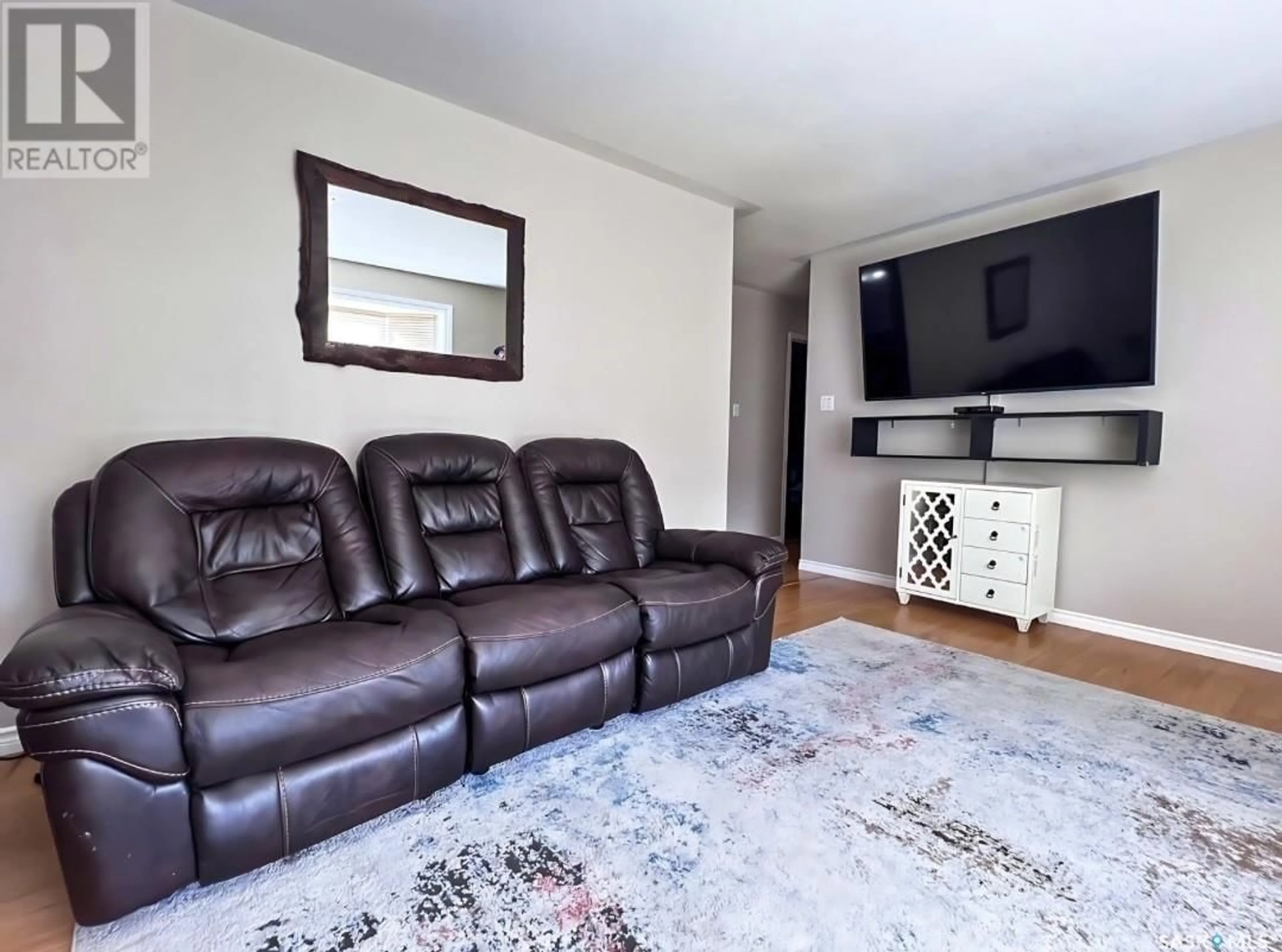 Living room for 451 Curry CRESCENT, Swift Current Saskatchewan S9H4X3