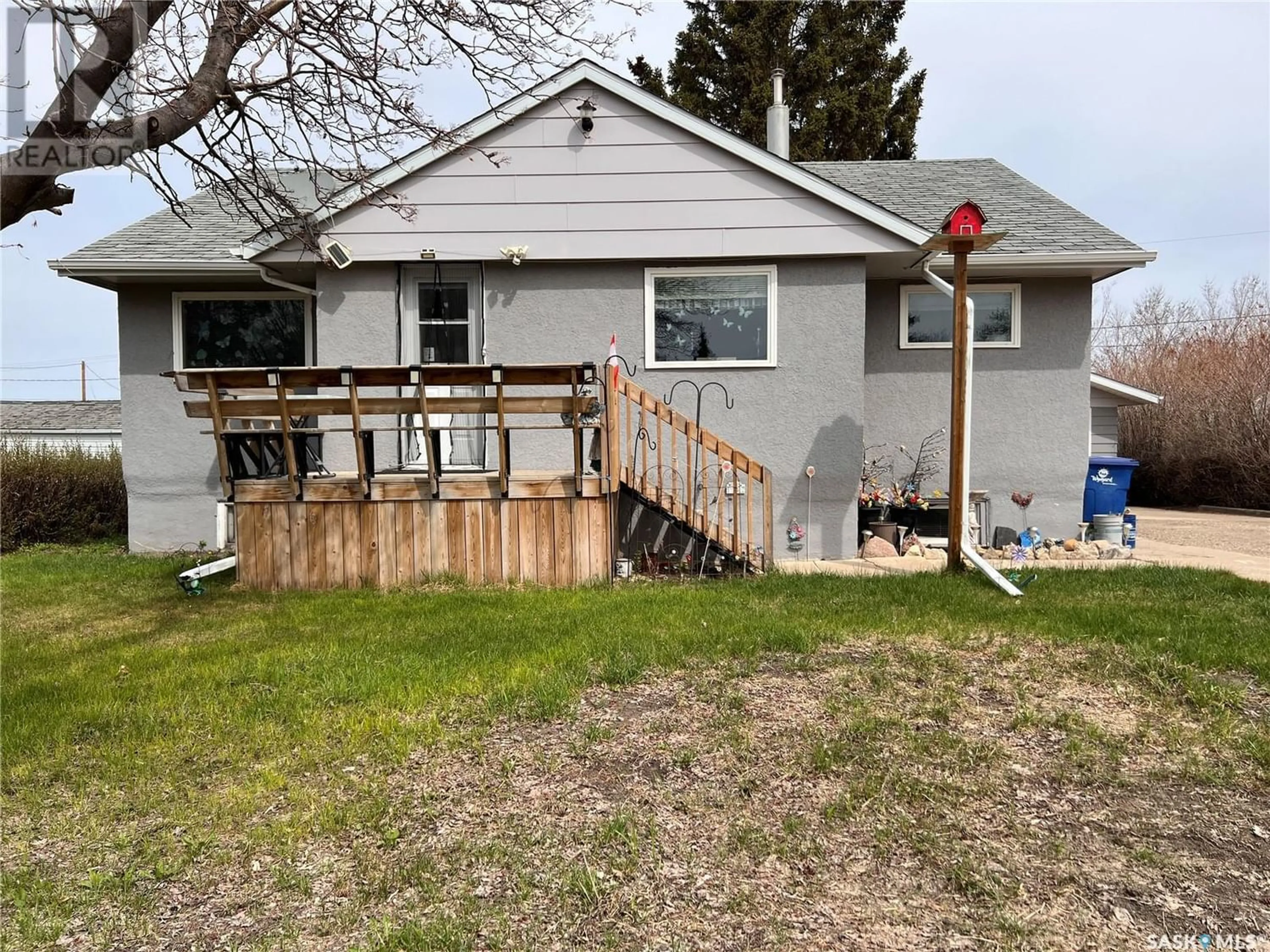 Frontside or backside of a home for 608 B AVENUE W, Wynyard Saskatchewan S0A4T0