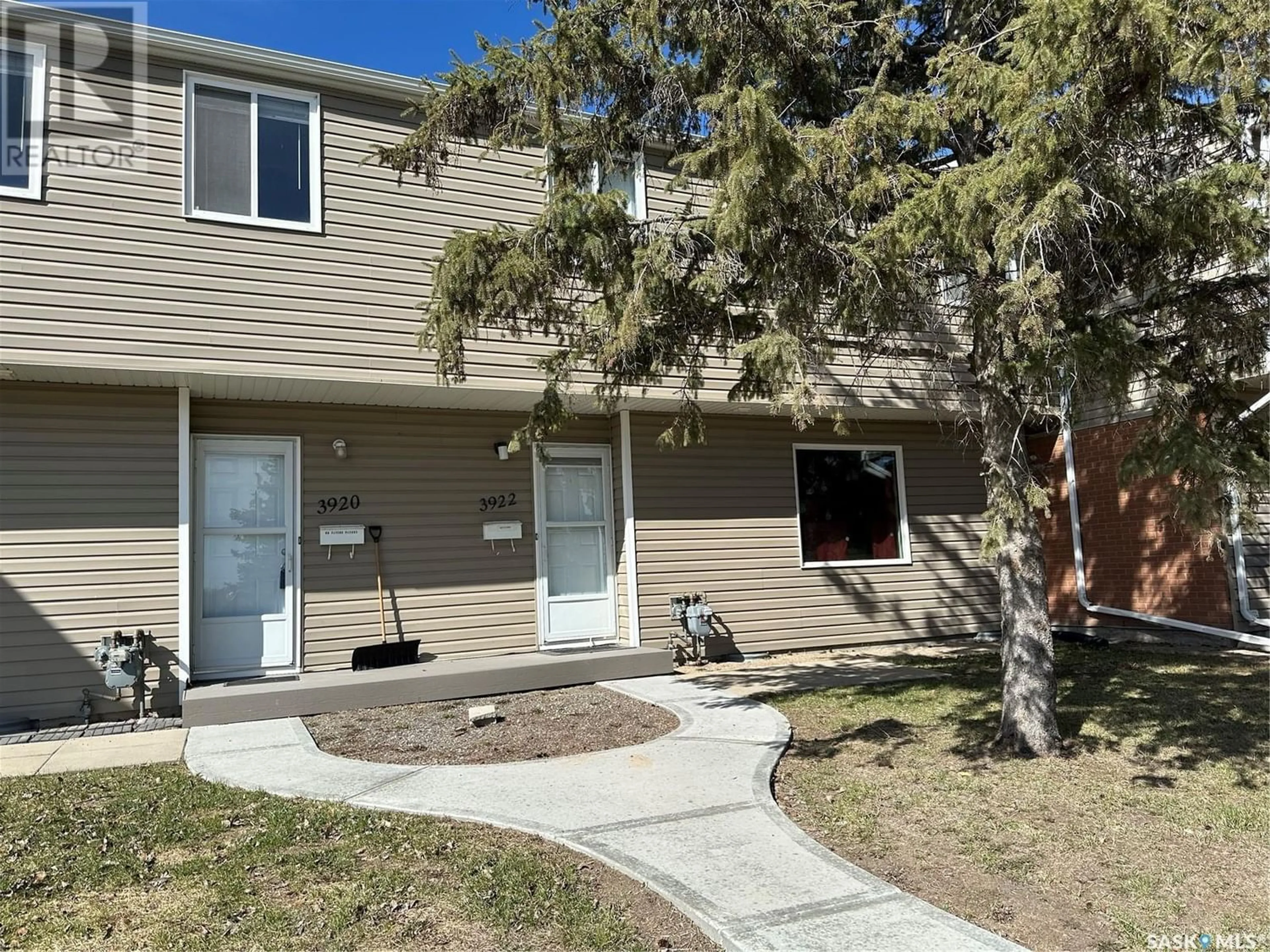 A pic from exterior of the house or condo for 3922 Castle ROAD, Regina Saskatchewan S4S6A4