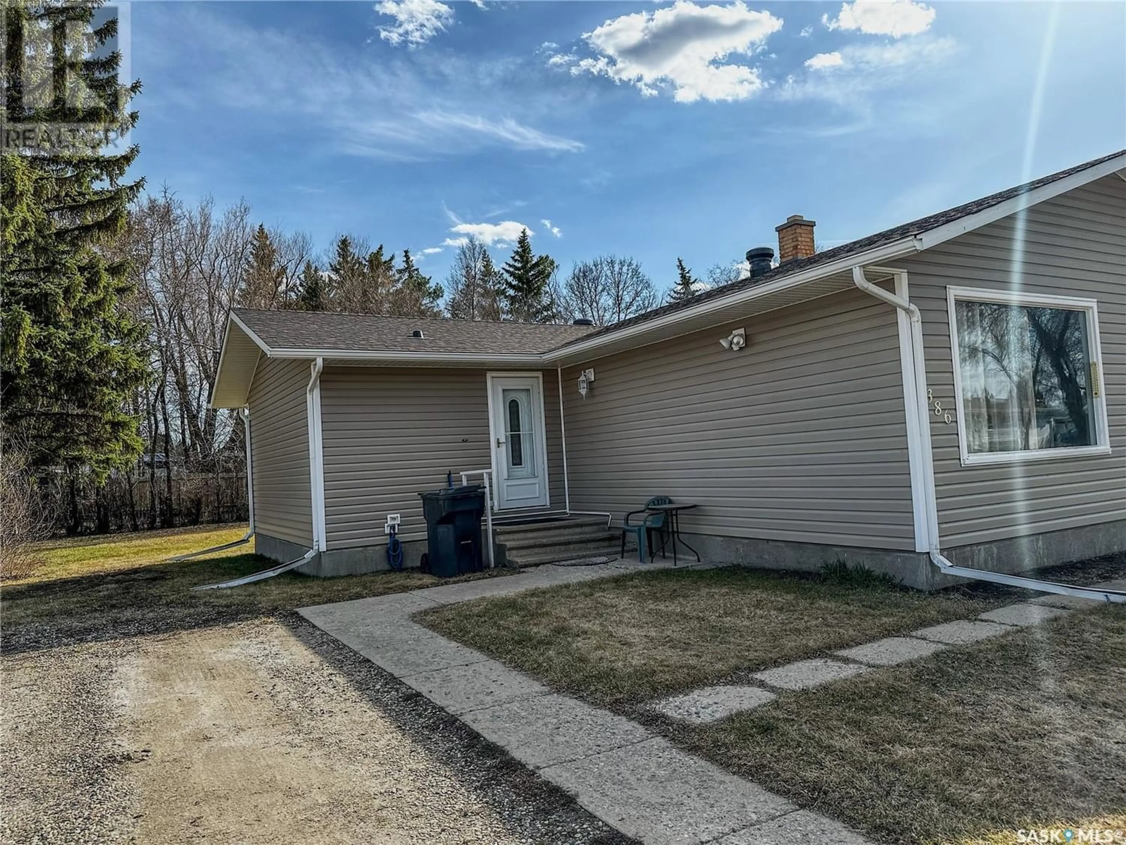 Frontside or backside of a home for 386 Mountview ROAD, Yorkton Saskatchewan S3N2L1
