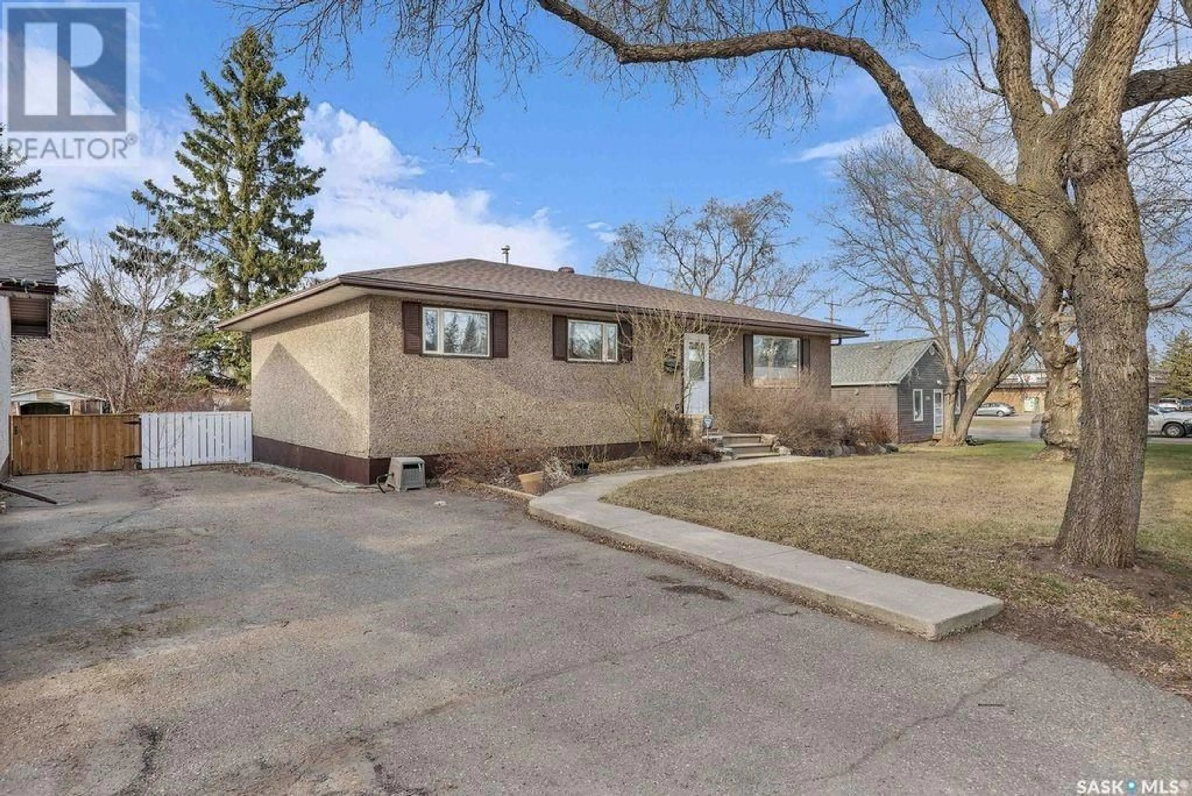 Frontside or backside of a home for 592 24th STREET E, Prince Albert Saskatchewan S6V1S2