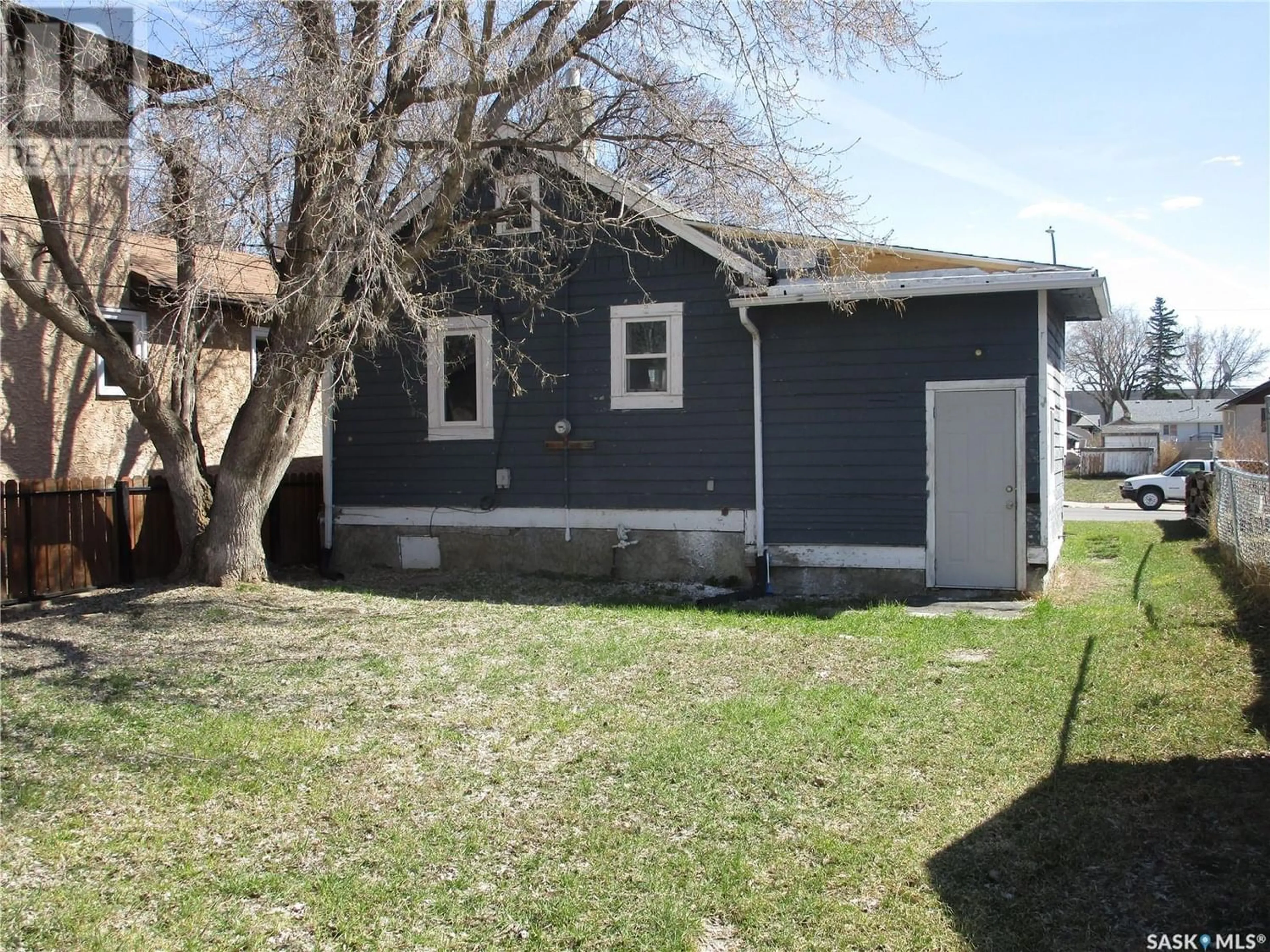 Frontside or backside of a home for 350 Hamilton STREET, Regina Saskatchewan S4R2A6