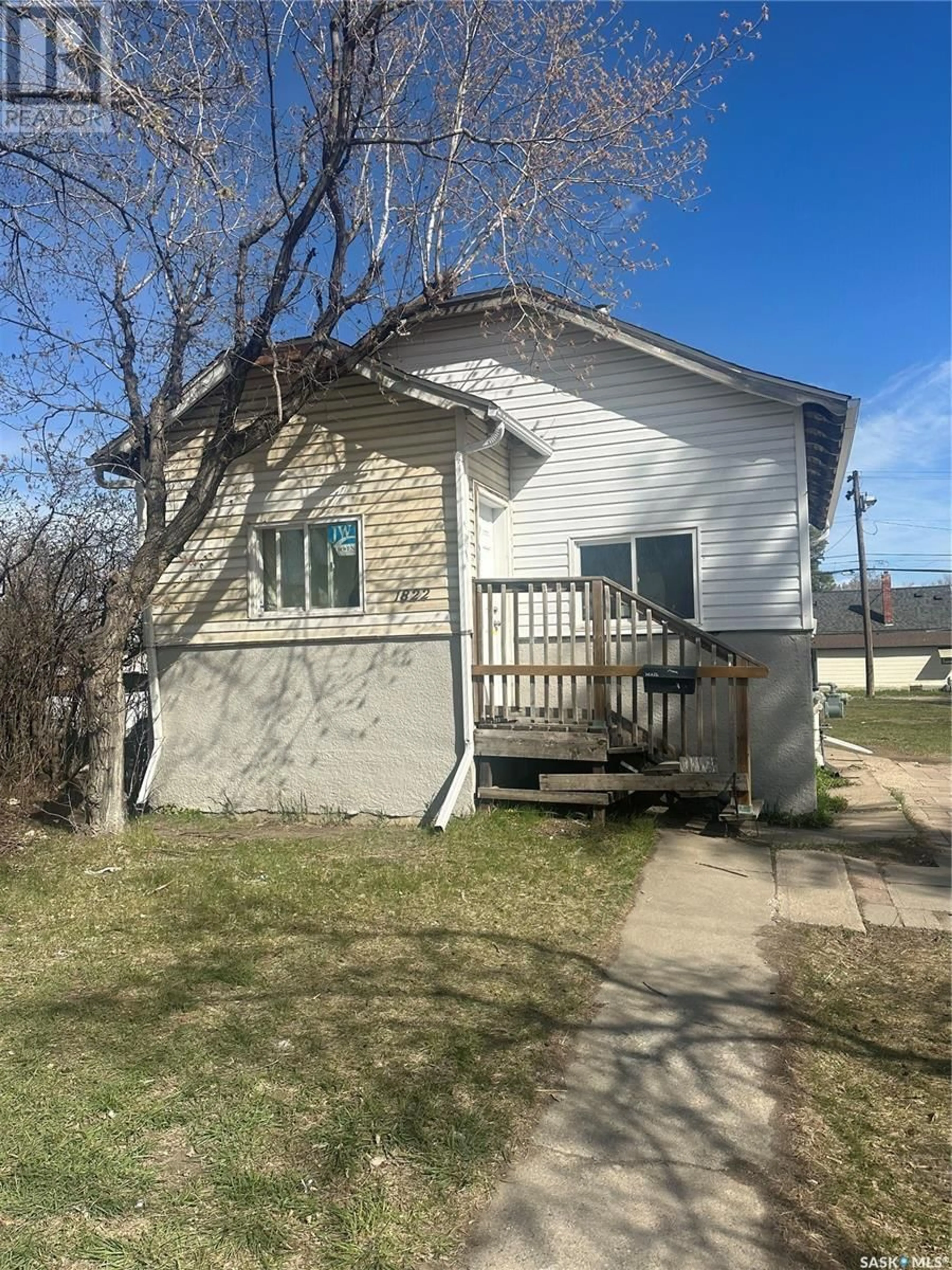 A pic from exterior of the house or condo for 1822 22nd STREET W, Saskatoon Saskatchewan S7L2Z6