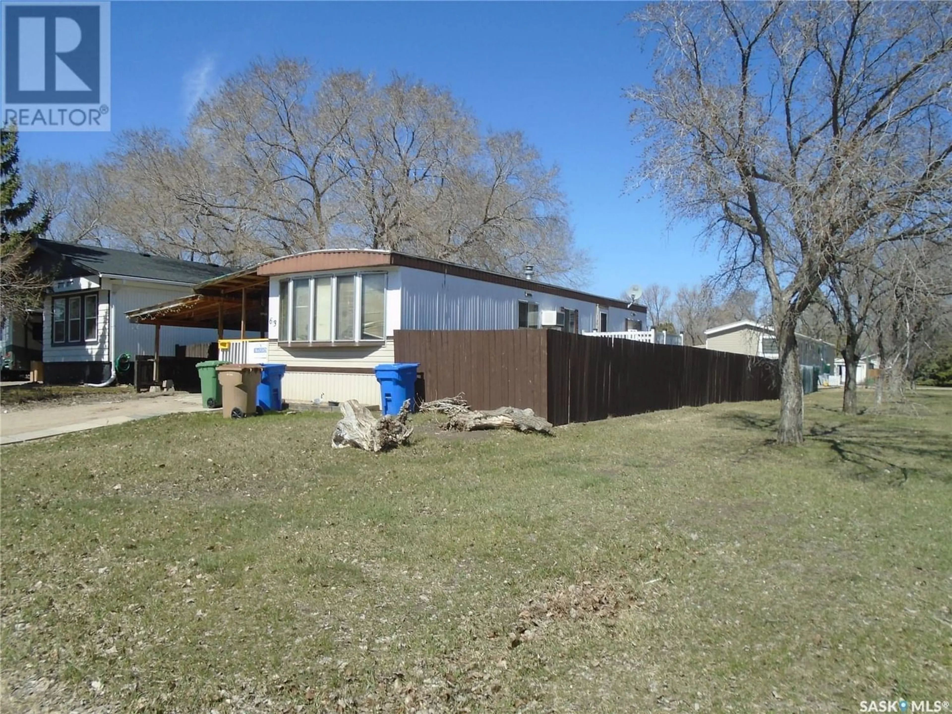 Frontside or backside of a home for 63 Garuik CRESCENT, Regina Saskatchewan S4R7E5