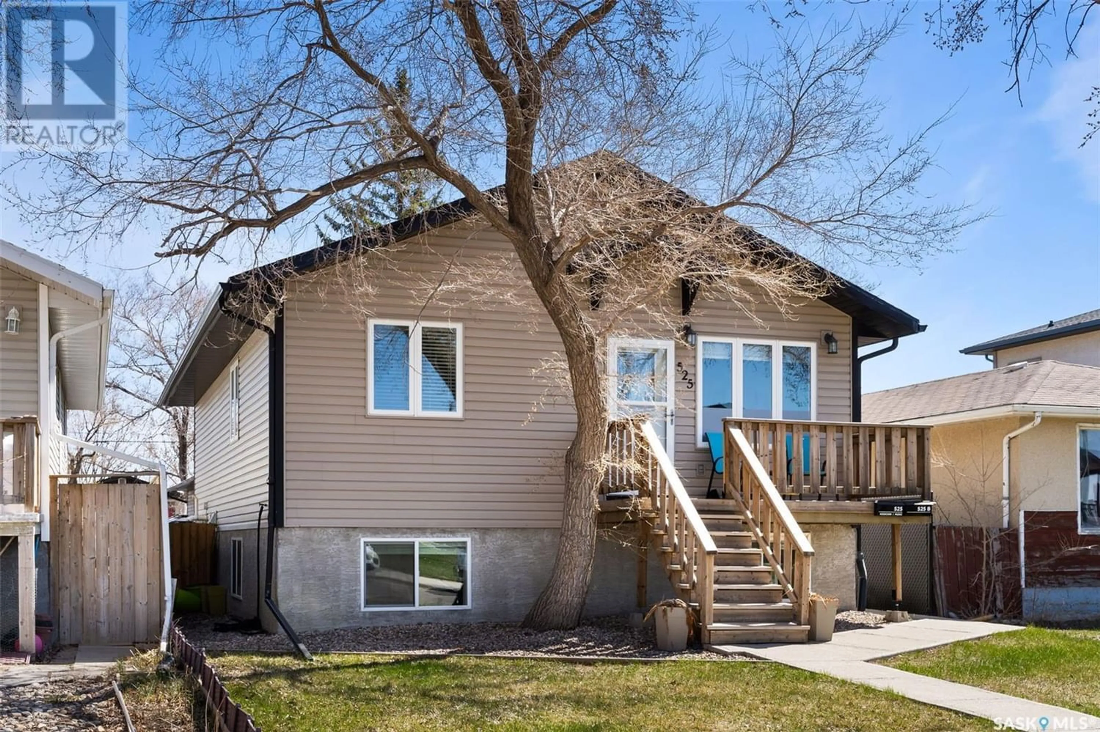 Frontside or backside of a home for 525 TORONTO STREET, Regina Saskatchewan S4R1M7