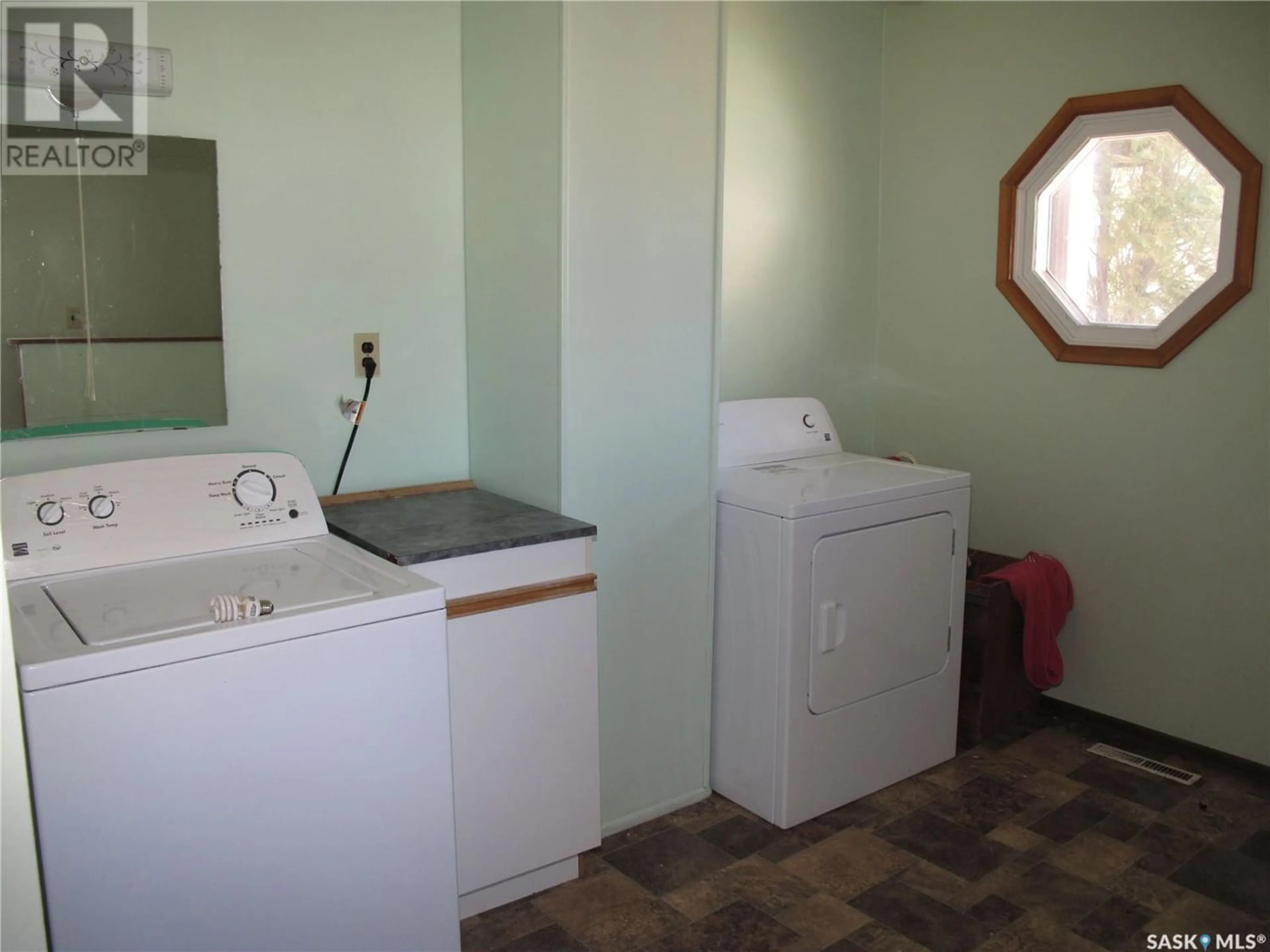 Standard bathroom for 41 Wilkin STREET, Fillmore Saskatchewan S0C1N0