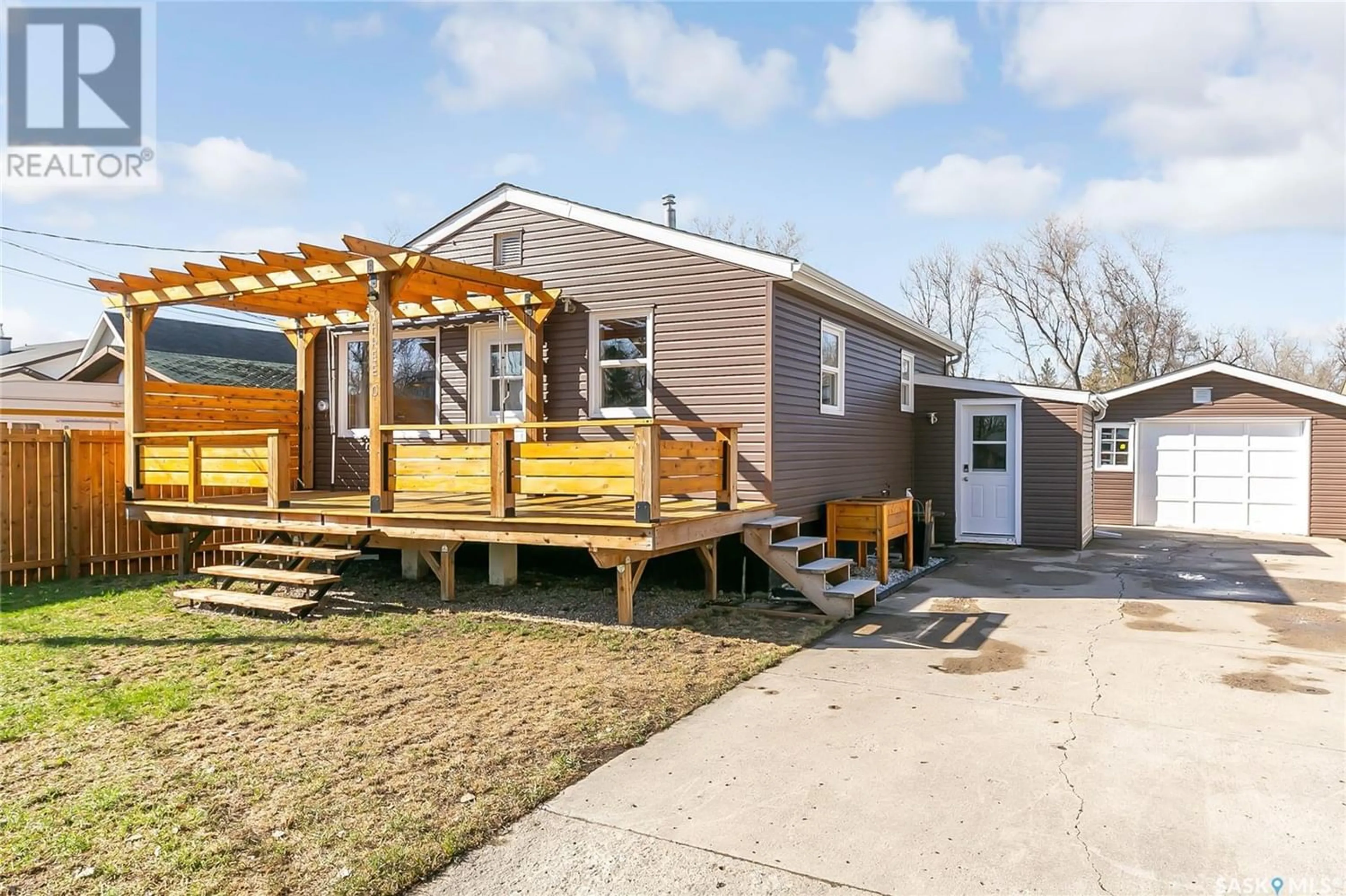 Frontside or backside of a home for 30 5th AVENUE, Lumsden Saskatchewan S0G3C0