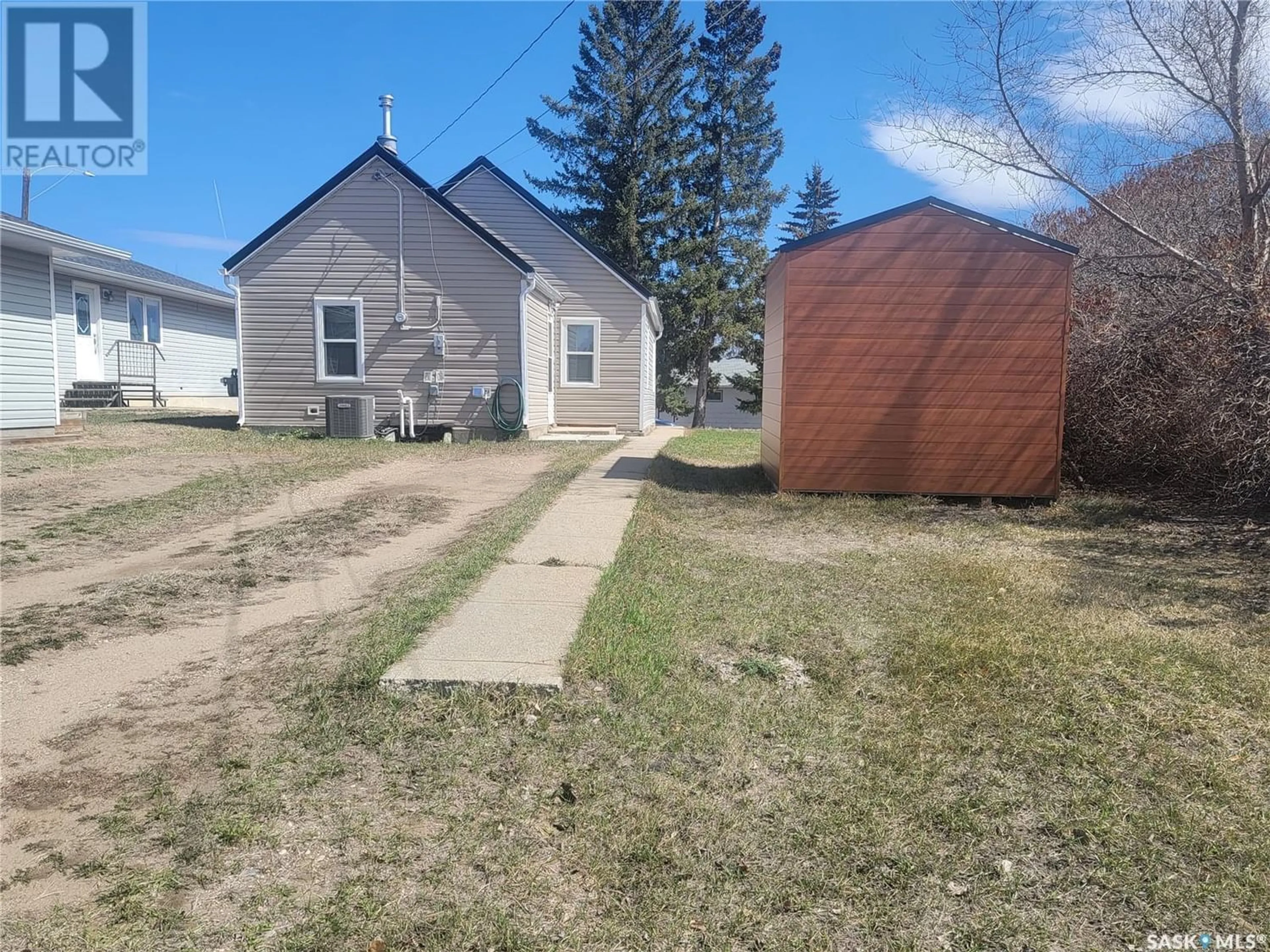 Frontside or backside of a home for 4908 Leader STREET, Macklin Saskatchewan S0L2C0