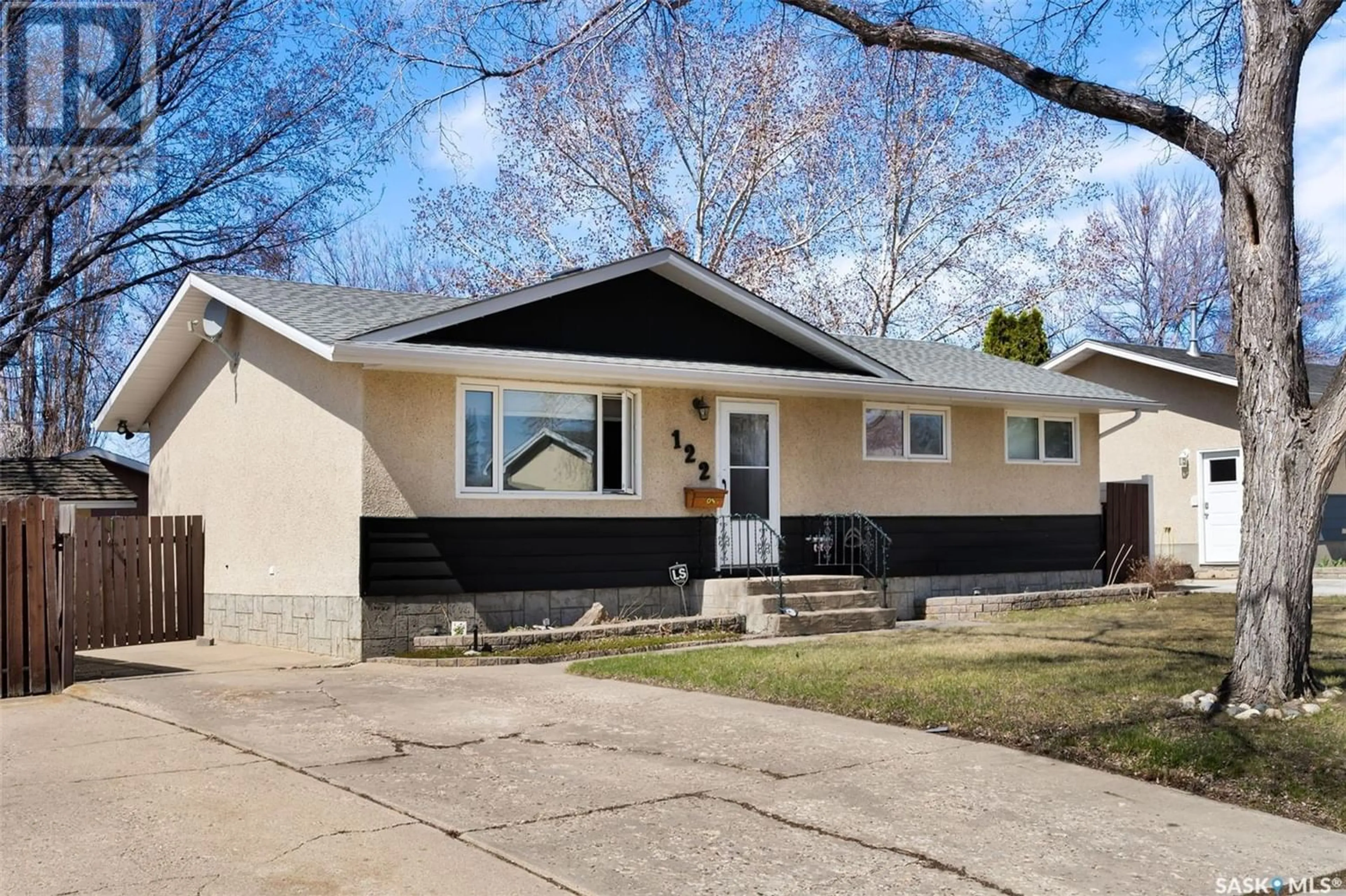 Frontside or backside of a home for 122 KRAUSS STREET, Regina Saskatchewan S4T6G3