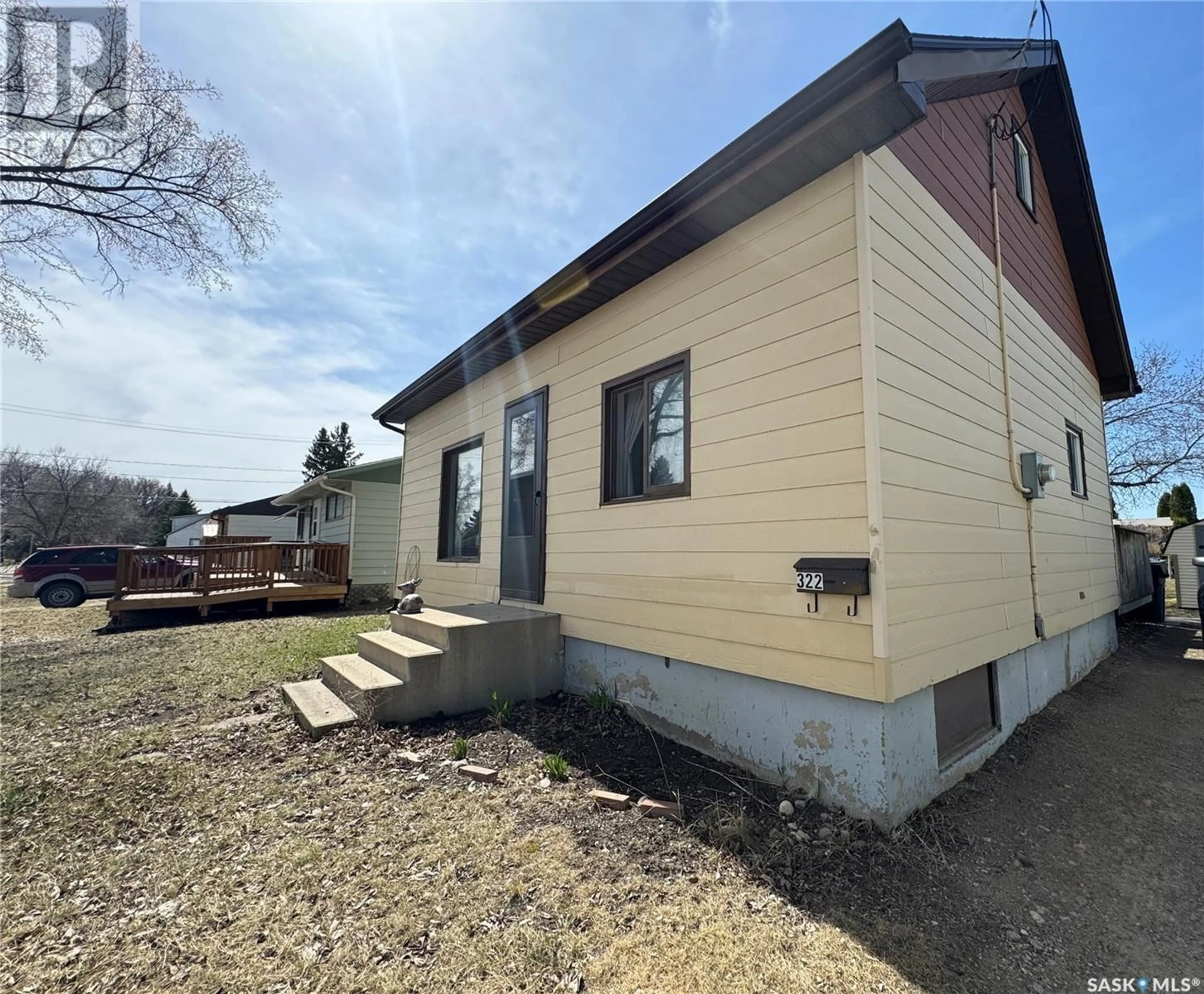 Frontside or backside of a home for 322 Maple AVENUE, Yorkton Saskatchewan S3N1X1