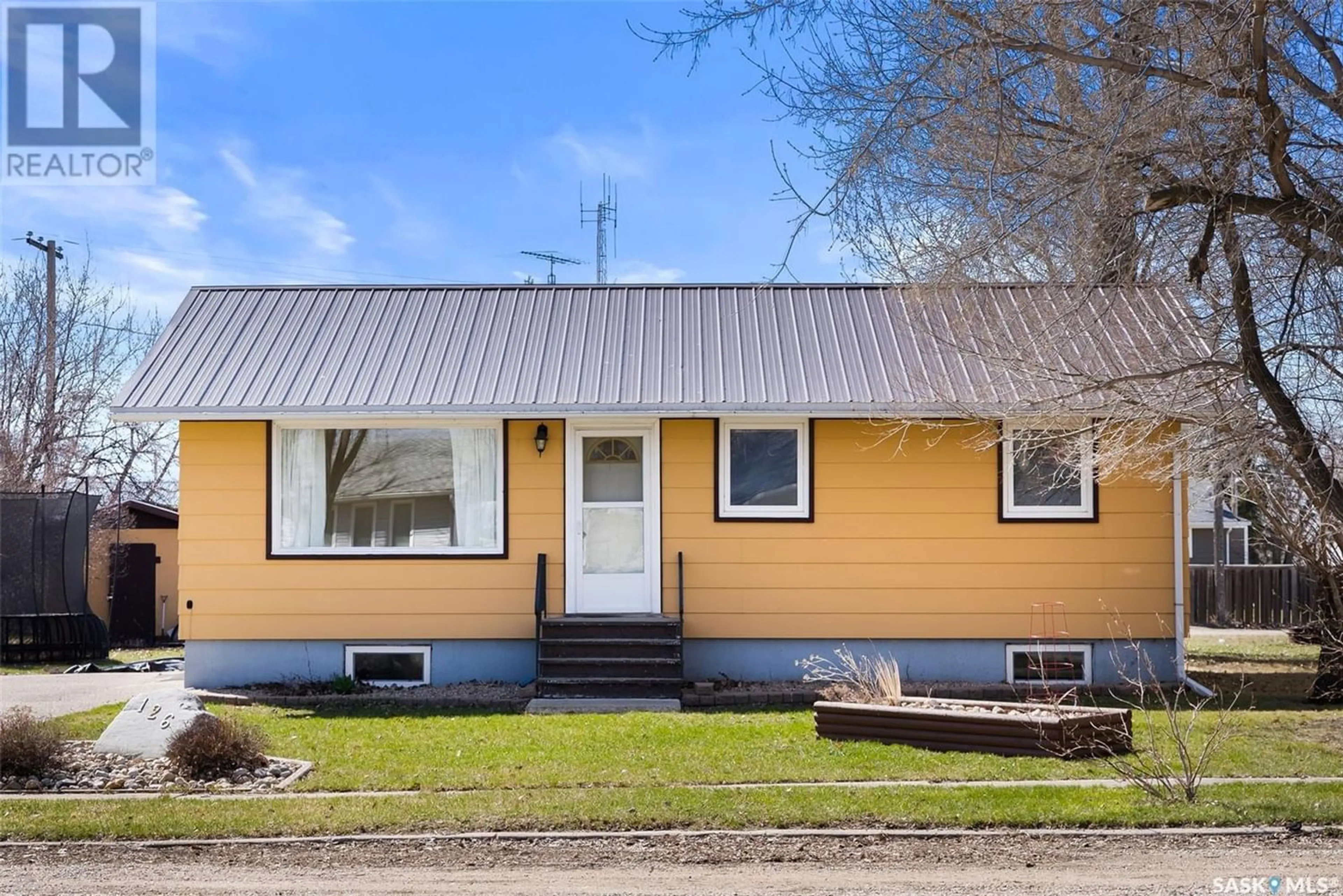 Frontside or backside of a home for 126 2nd AVENUE E, Montmartre Saskatchewan S0G3M0
