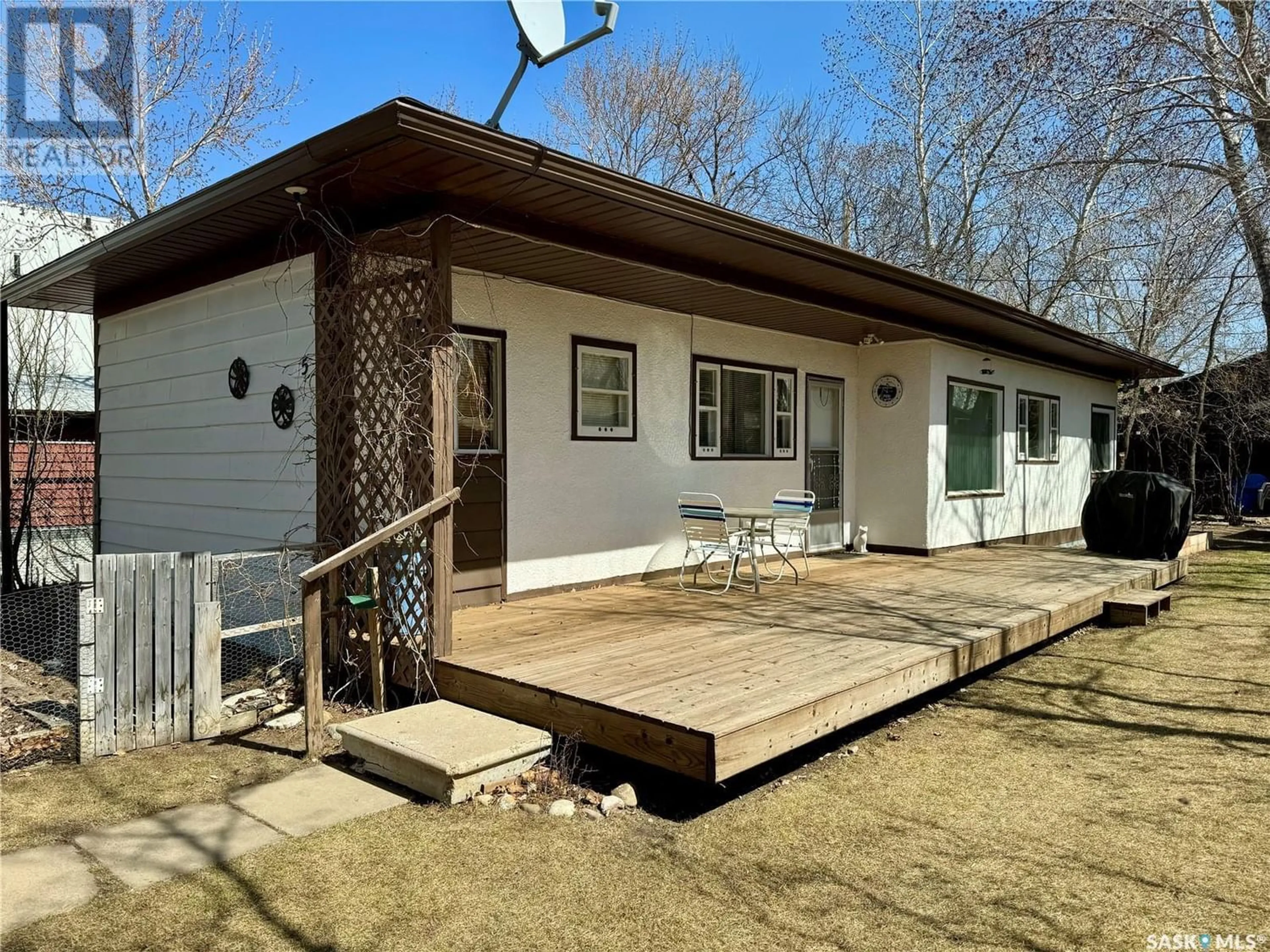 Frontside or backside of a home for 5 Maple STREET, Grandview Beach Saskatchewan S0G1C0