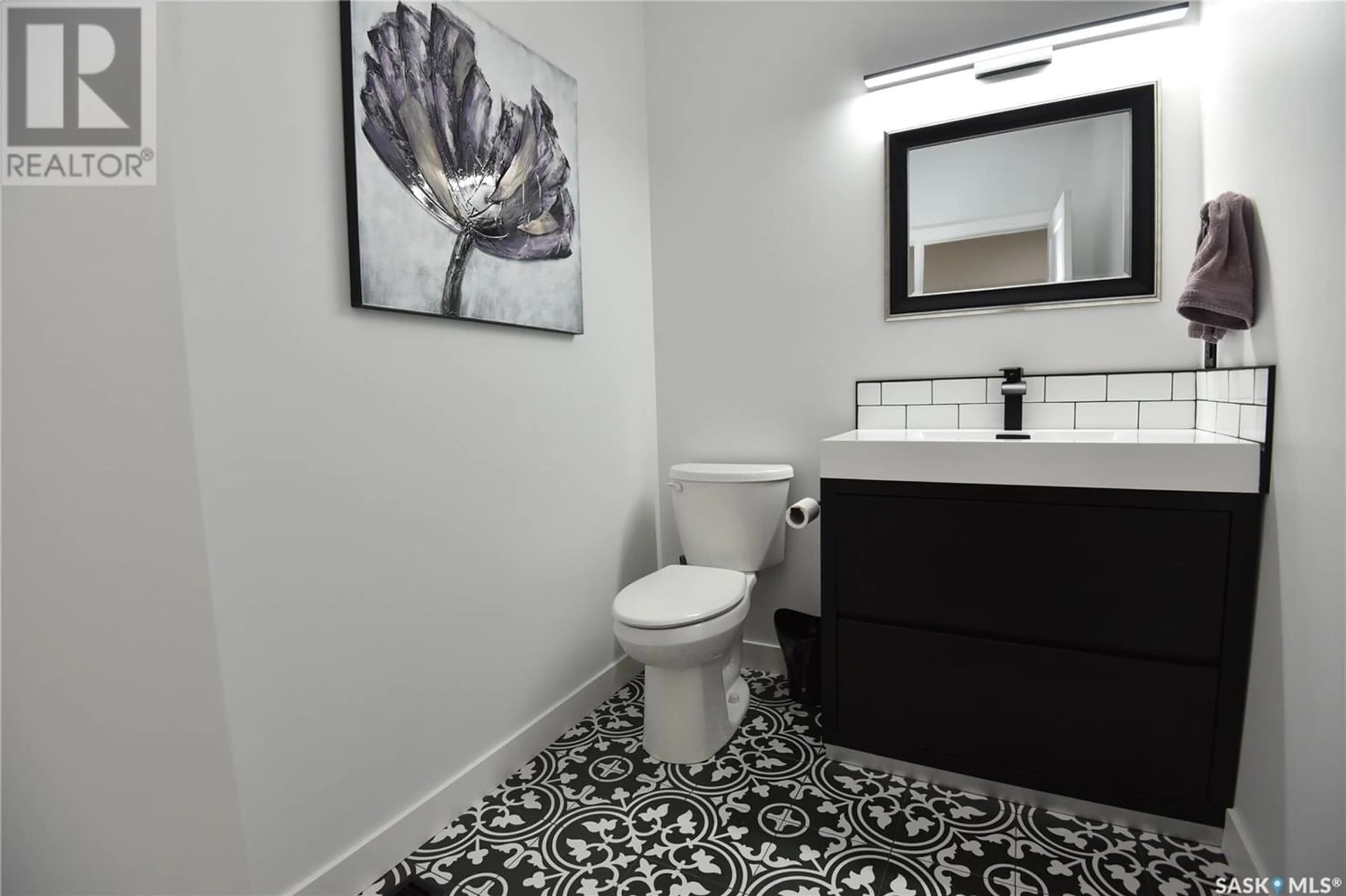 Bathroom for 302 Coventry CRESCENT, Nipawin Saskatchewan S0E1E0