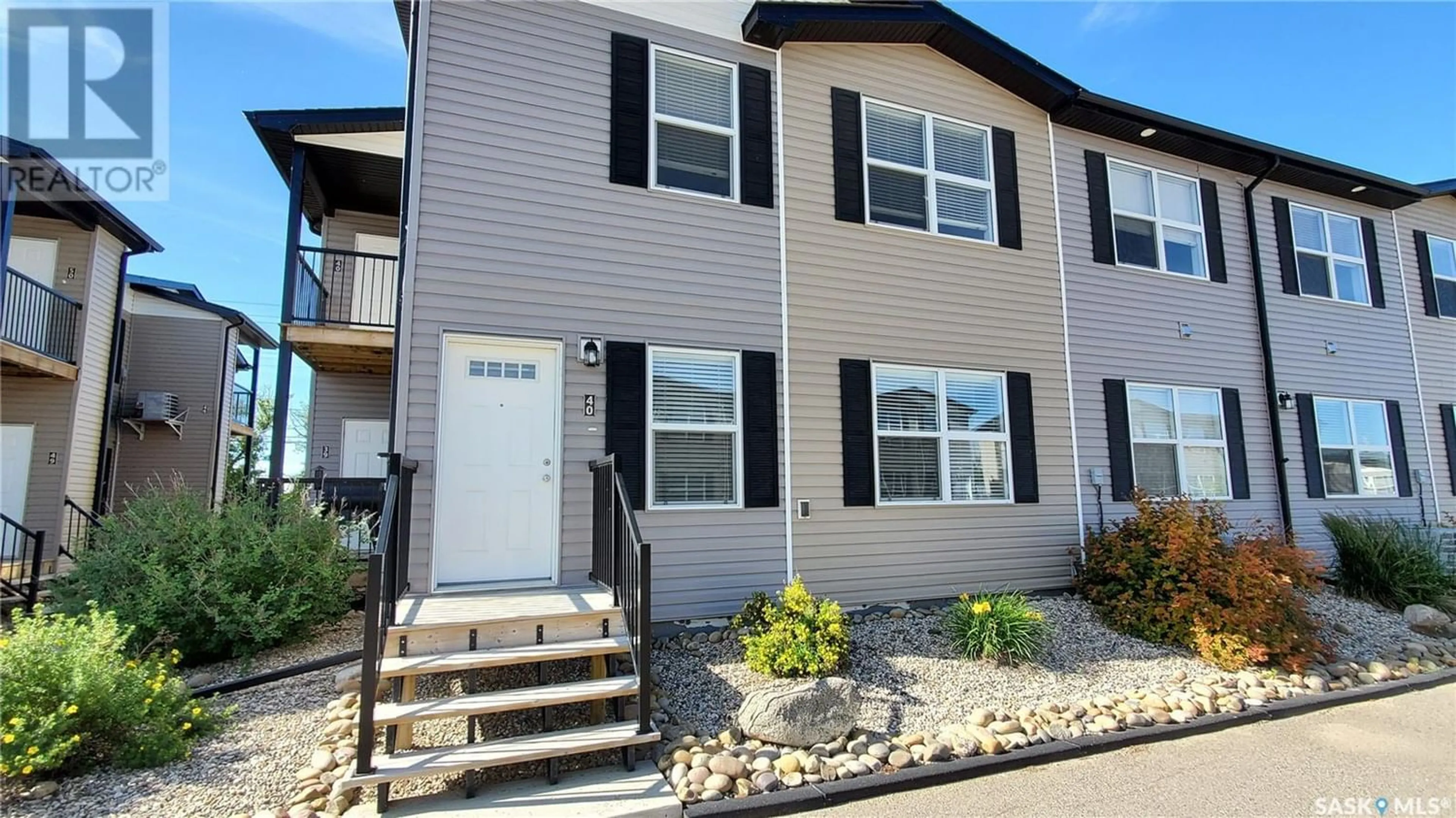A pic from exterior of the house or condo for 40 1275 South Railway STREET E, Swift Current Saskatchewan S9H5P3