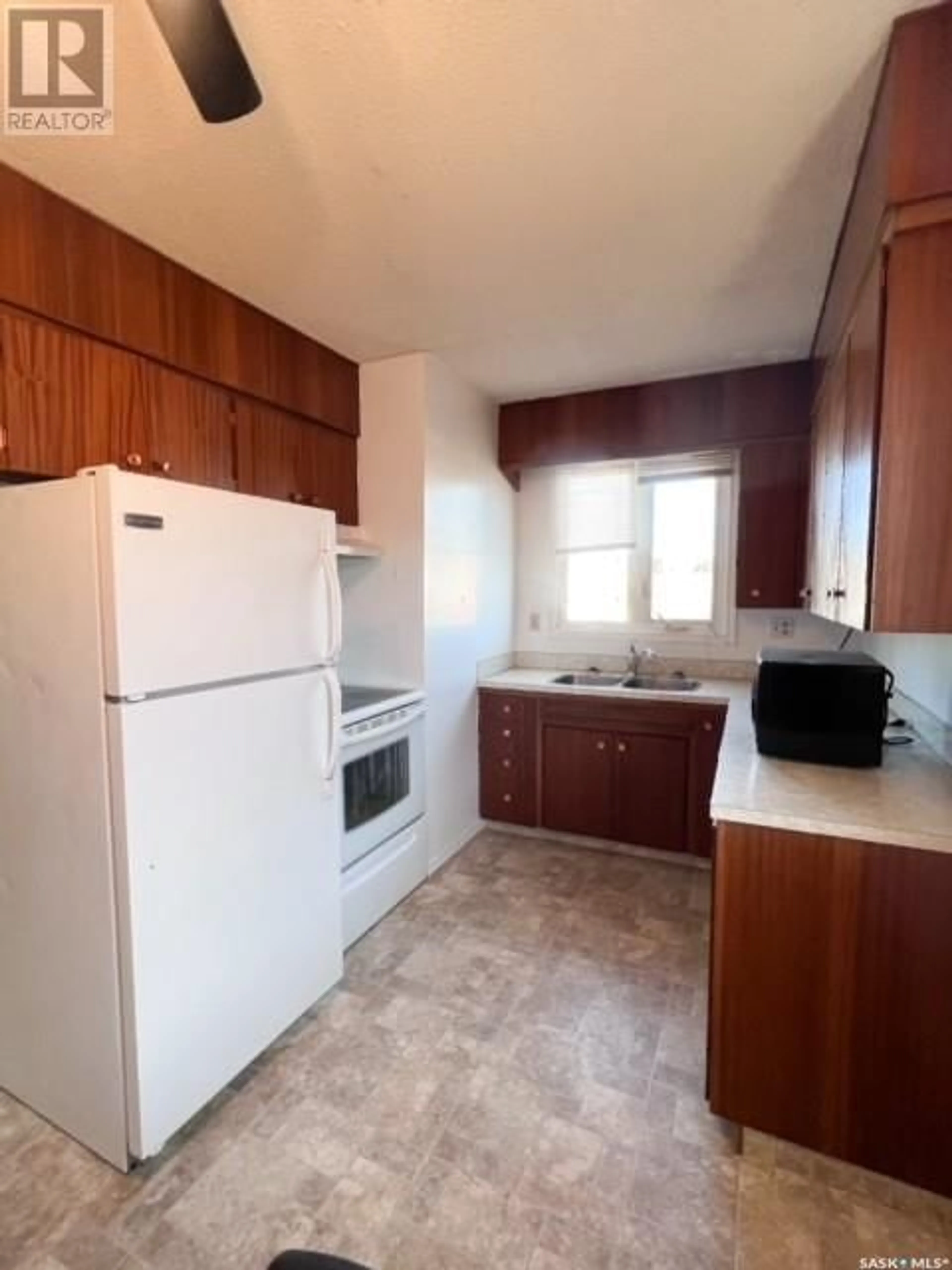 Standard kitchen for 410 Begg STREET W, Swift Current Saskatchewan S9H0K1