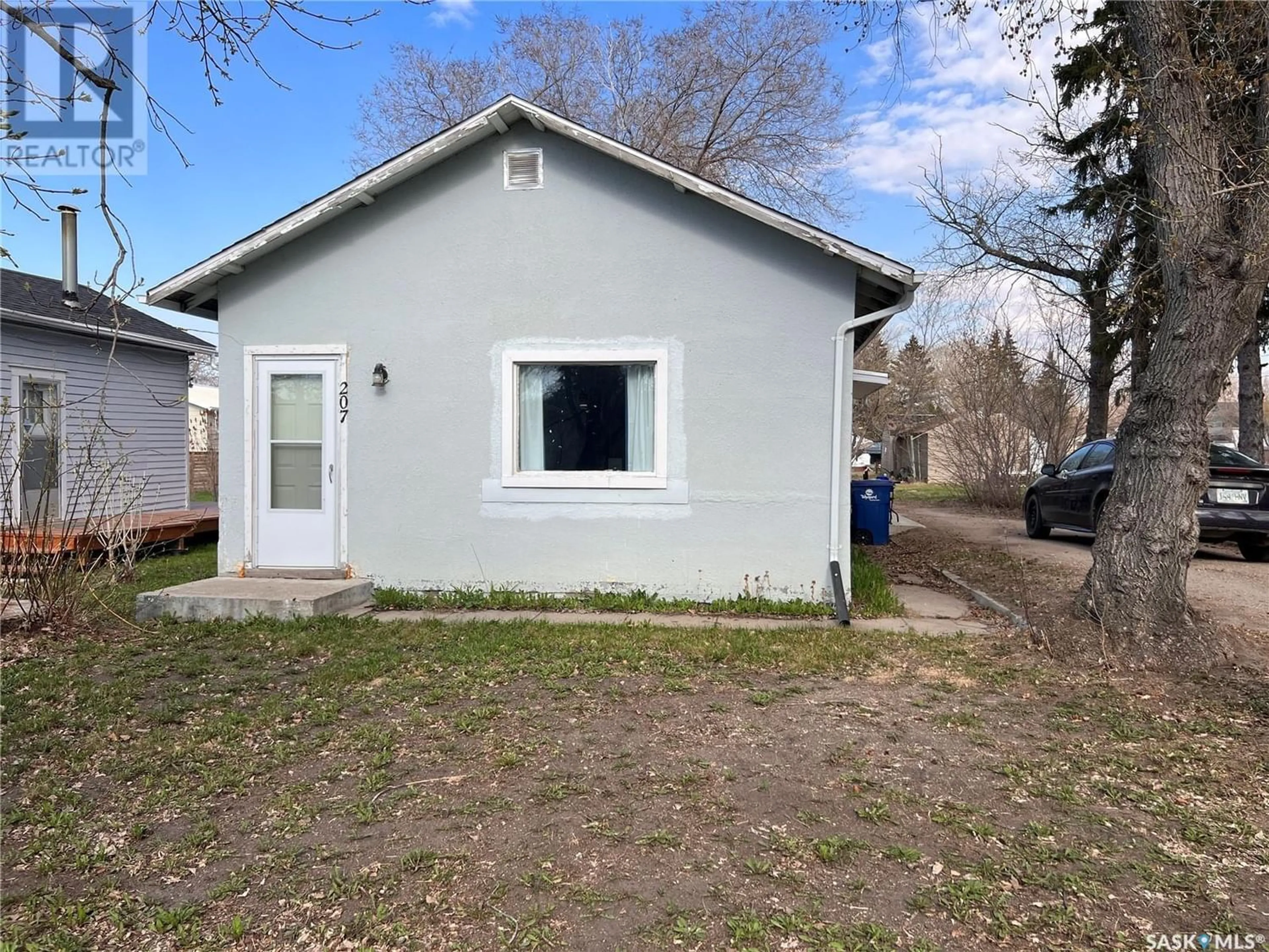 Frontside or backside of a home for 207 4th STREET W, Wynyard Saskatchewan S0A4T0