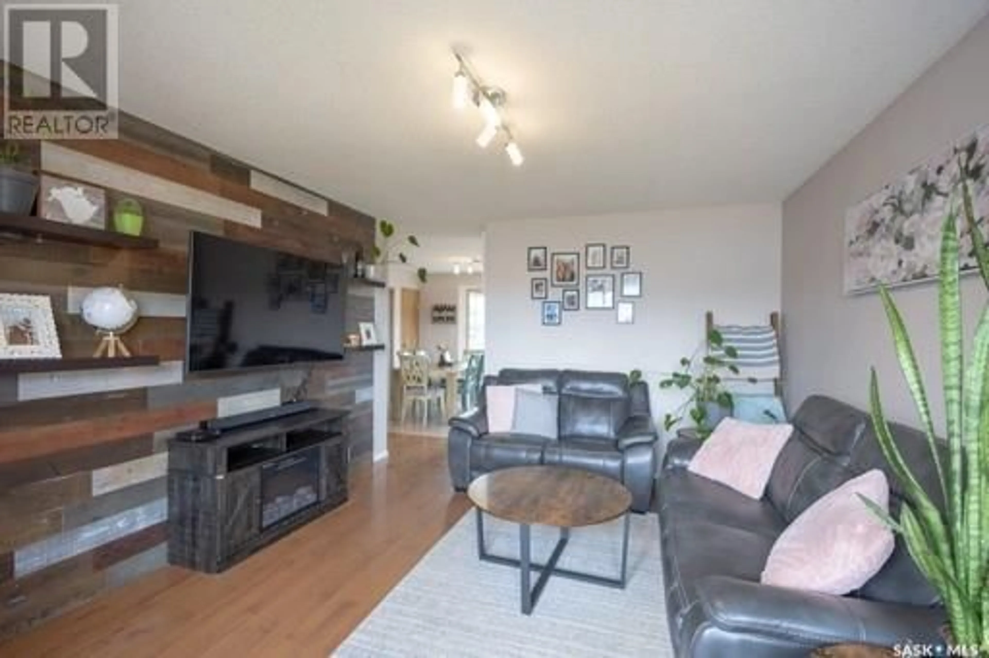 Living room for 3105 5th AVENUE E, Prince Albert Saskatchewan S6V8C4