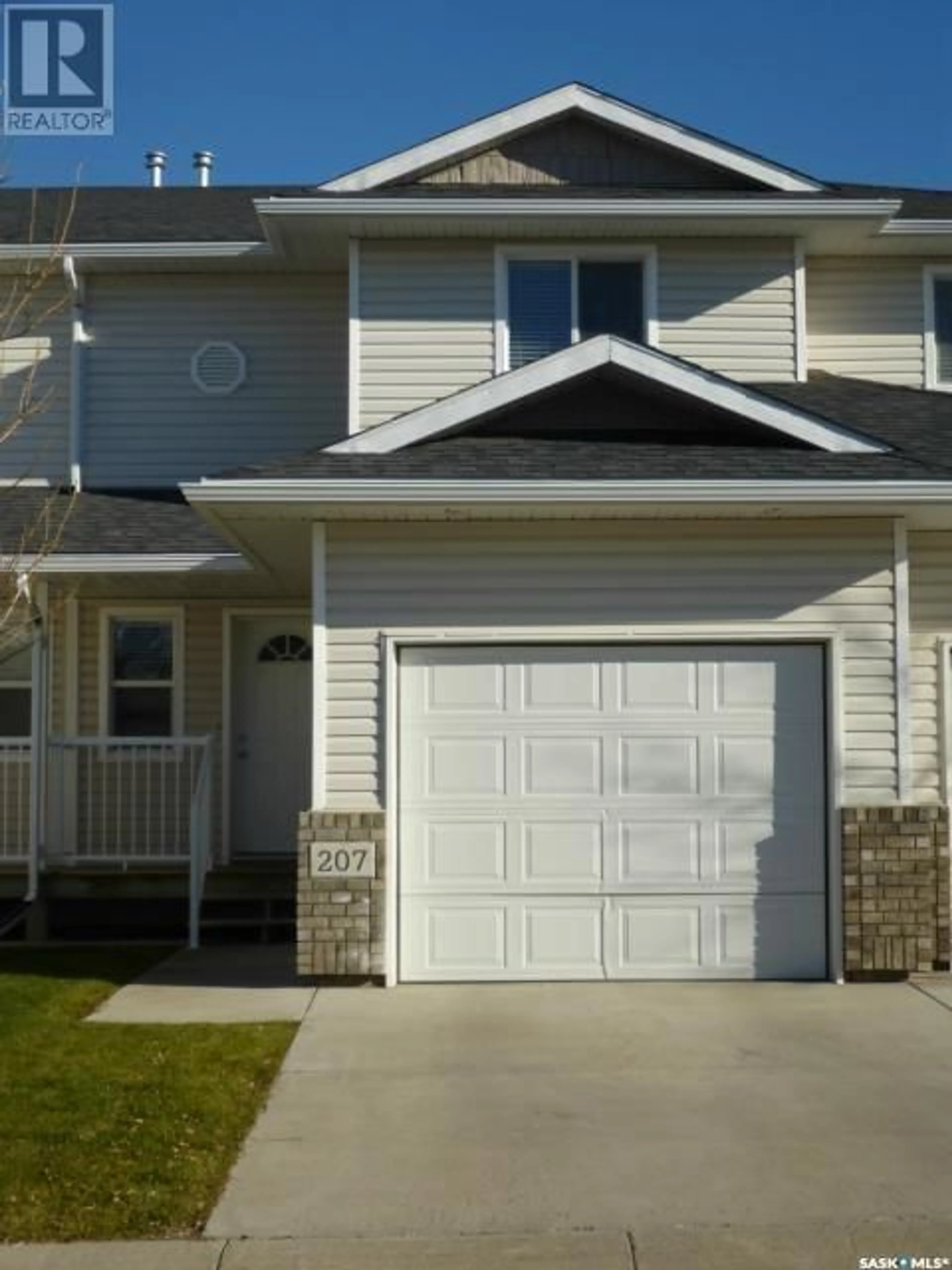 Home with vinyl exterior material for 207 851 Chester ROAD, Moose Jaw Saskatchewan S6J0A4