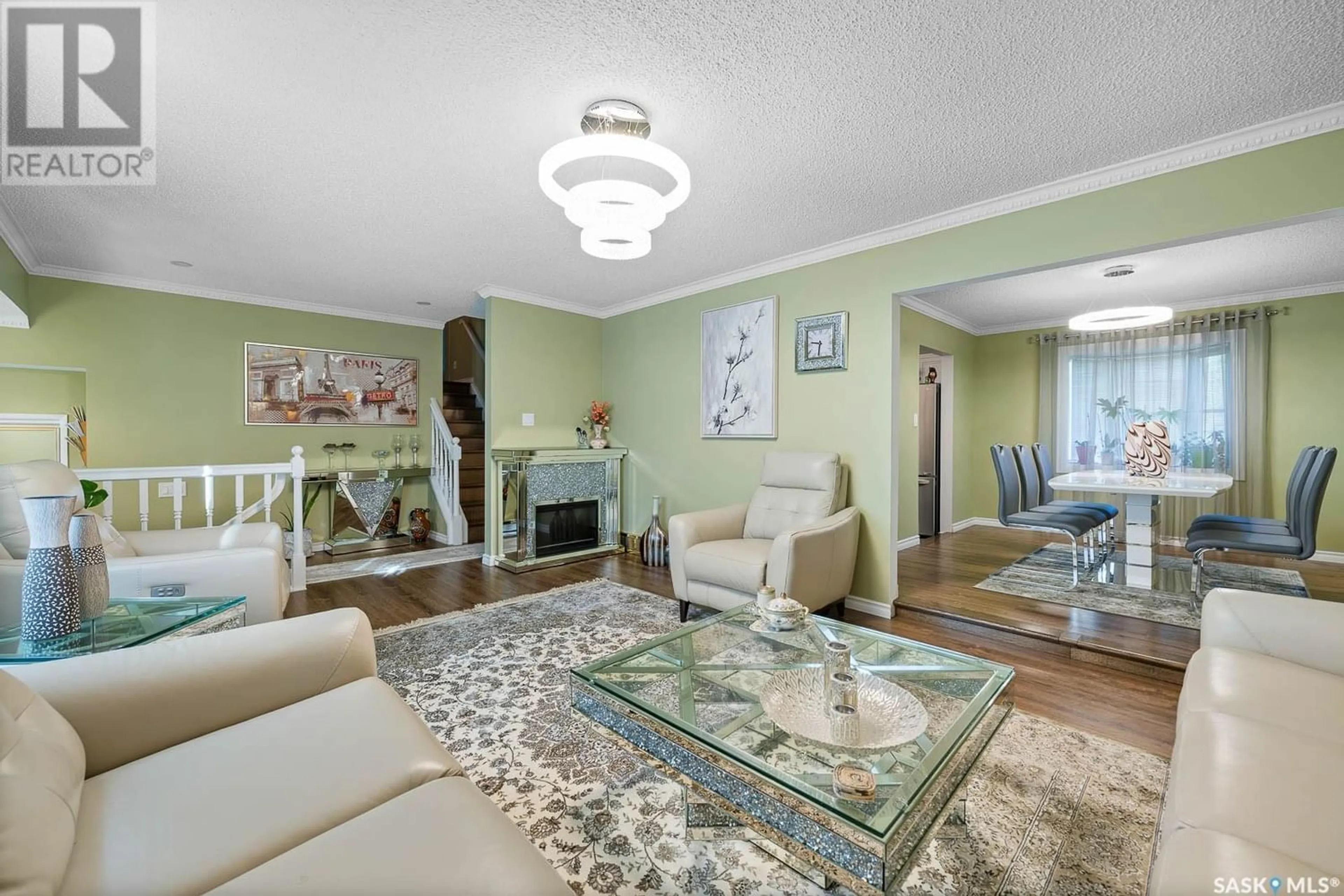 Living room for 90 Groome AVENUE, Regina Saskatchewan S4S6S4