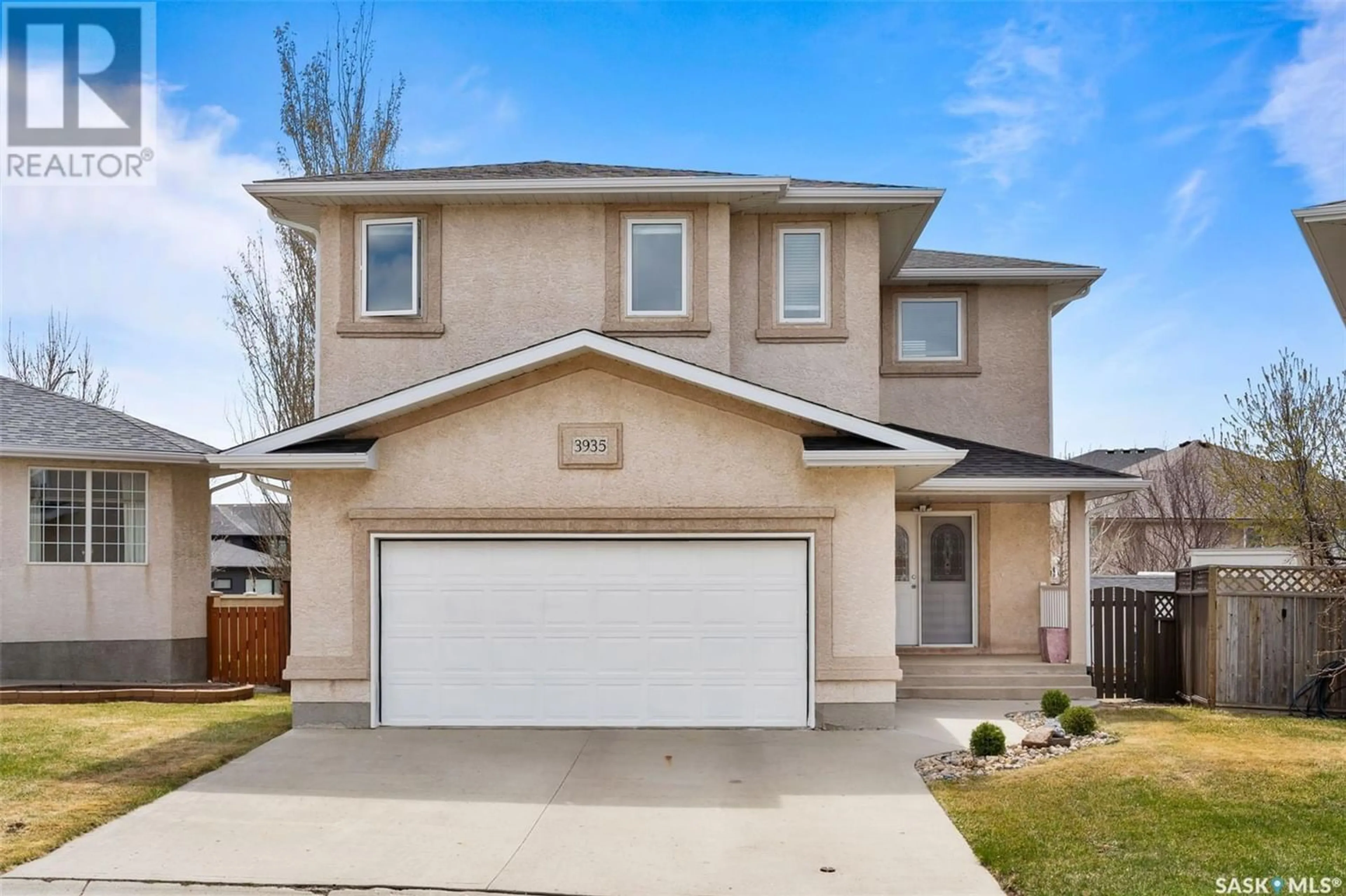 Frontside or backside of a home for 3935 Hampton PLACE E, Regina Saskatchewan S4V2Z6