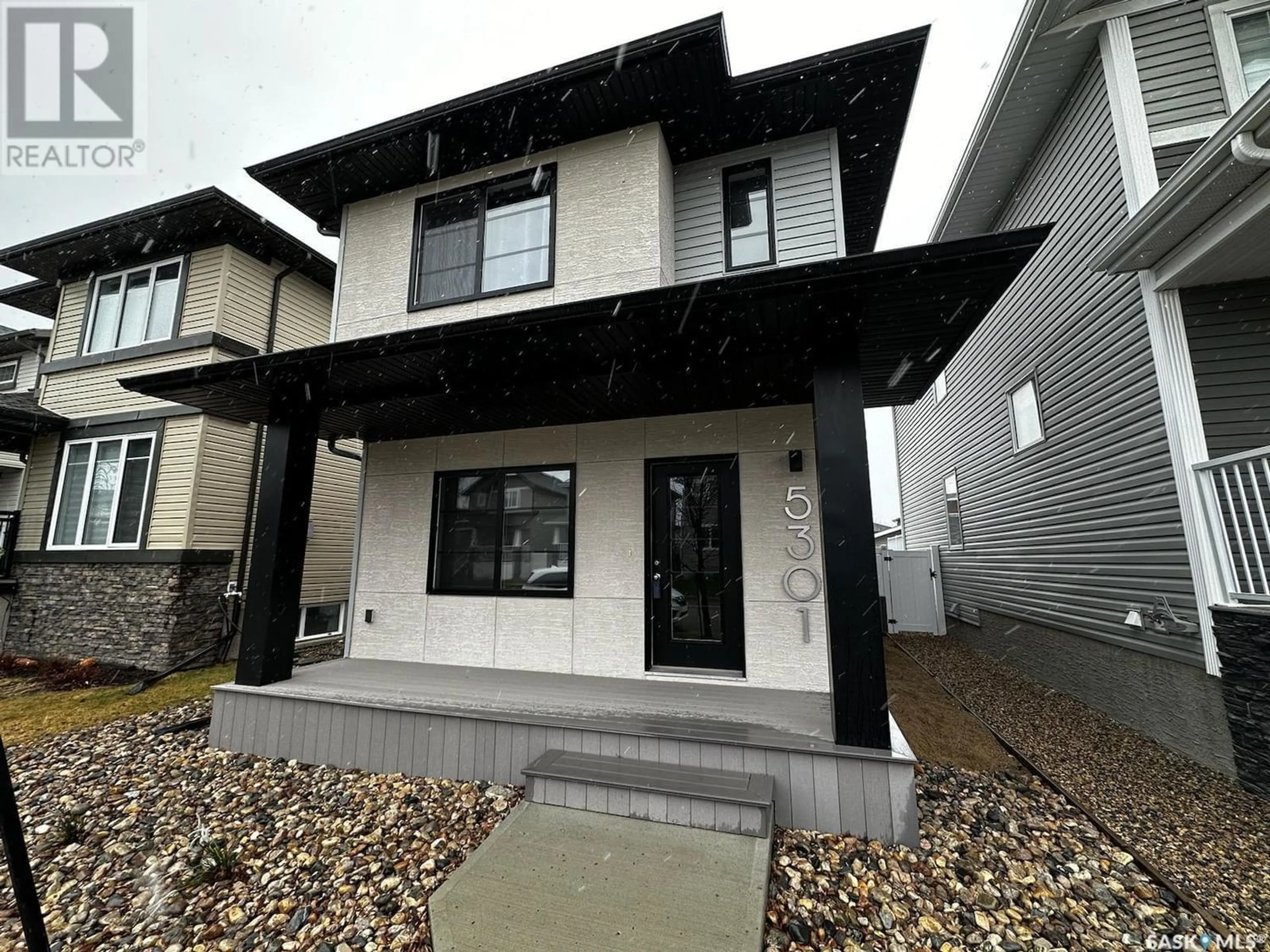 Frontside or backside of a home for 5301 Campling AVENUE, Regina Saskatchewan S4W0L5